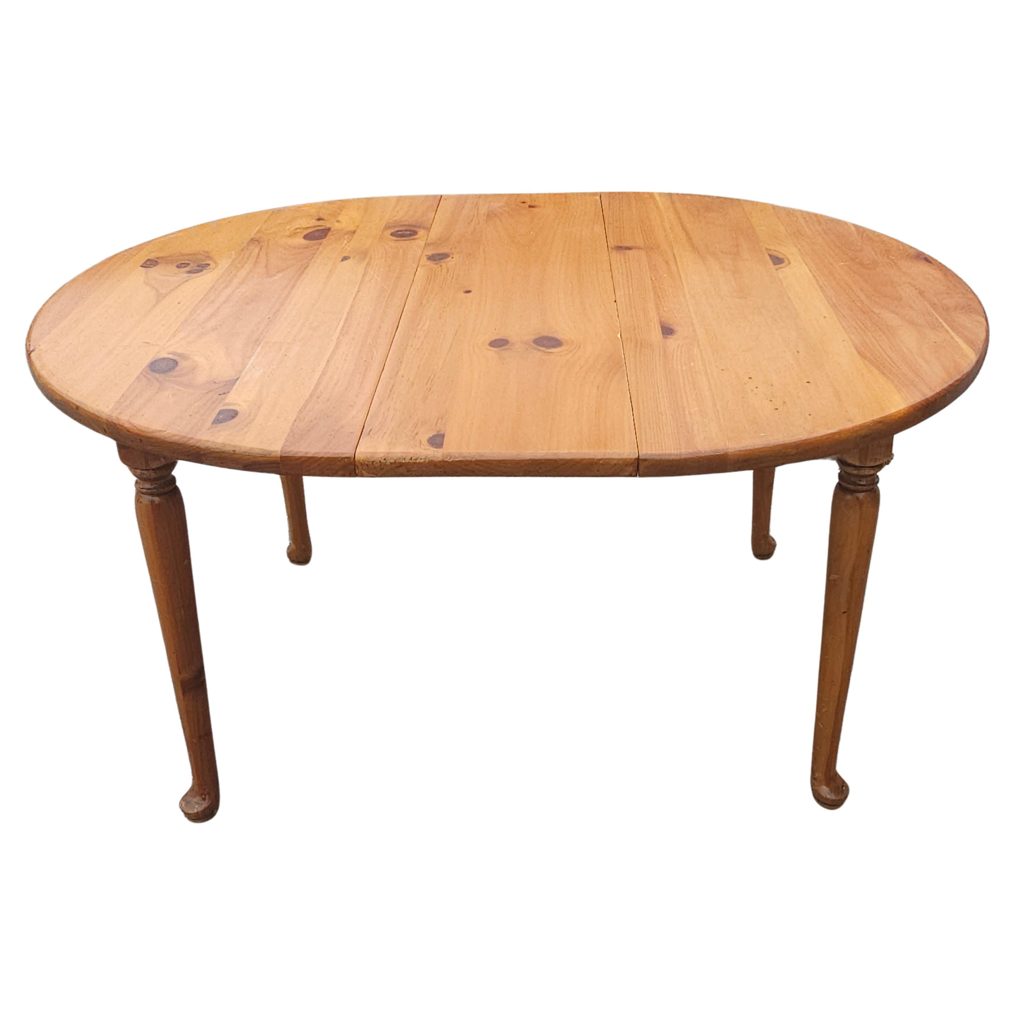 20th Century Mid Century American Pine Extension Breakfast Table For Sale