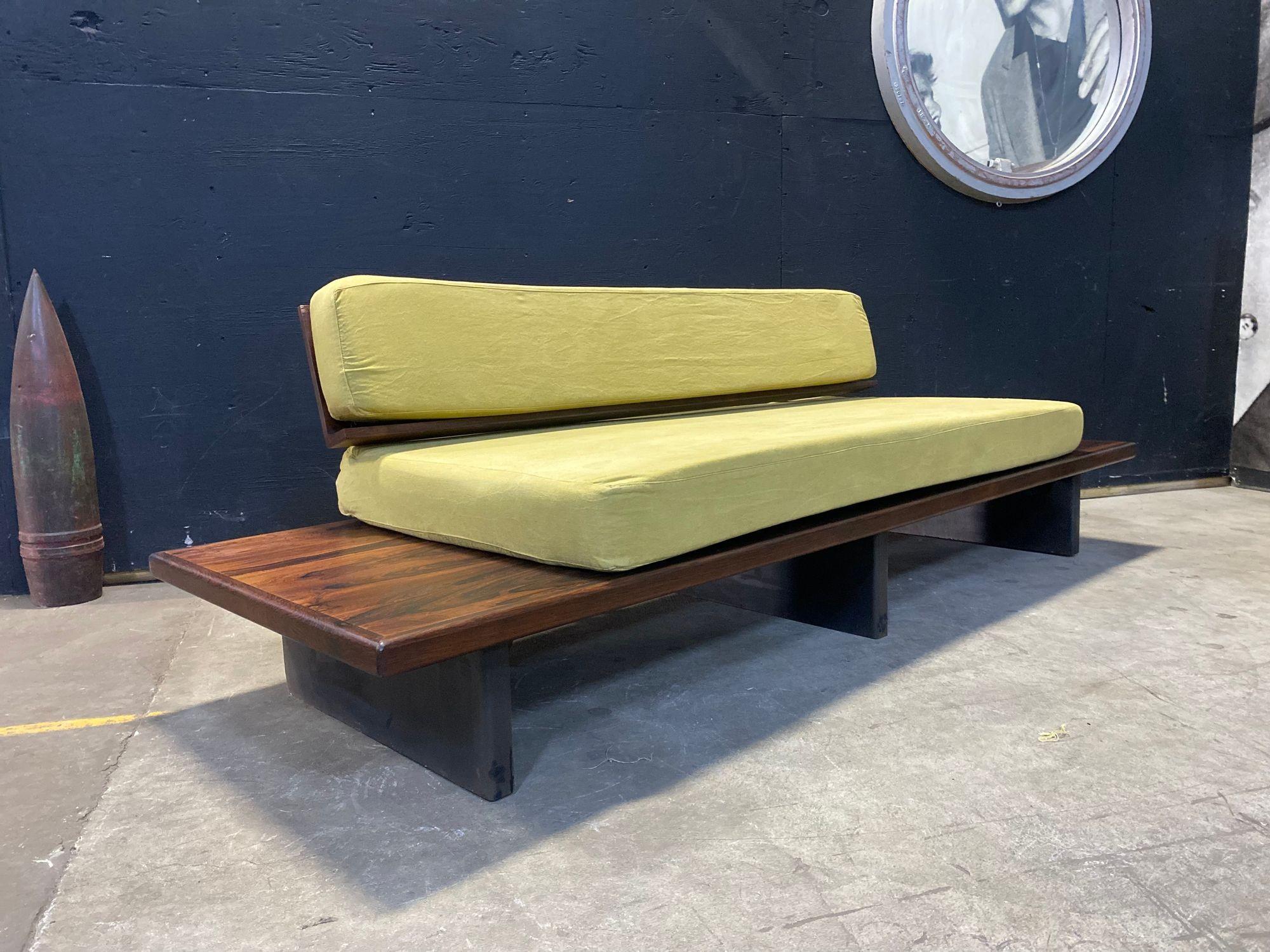 Mid Century American Rosewood Daybed im Zustand „Gut“ im Angebot in Asbury Park, NJ