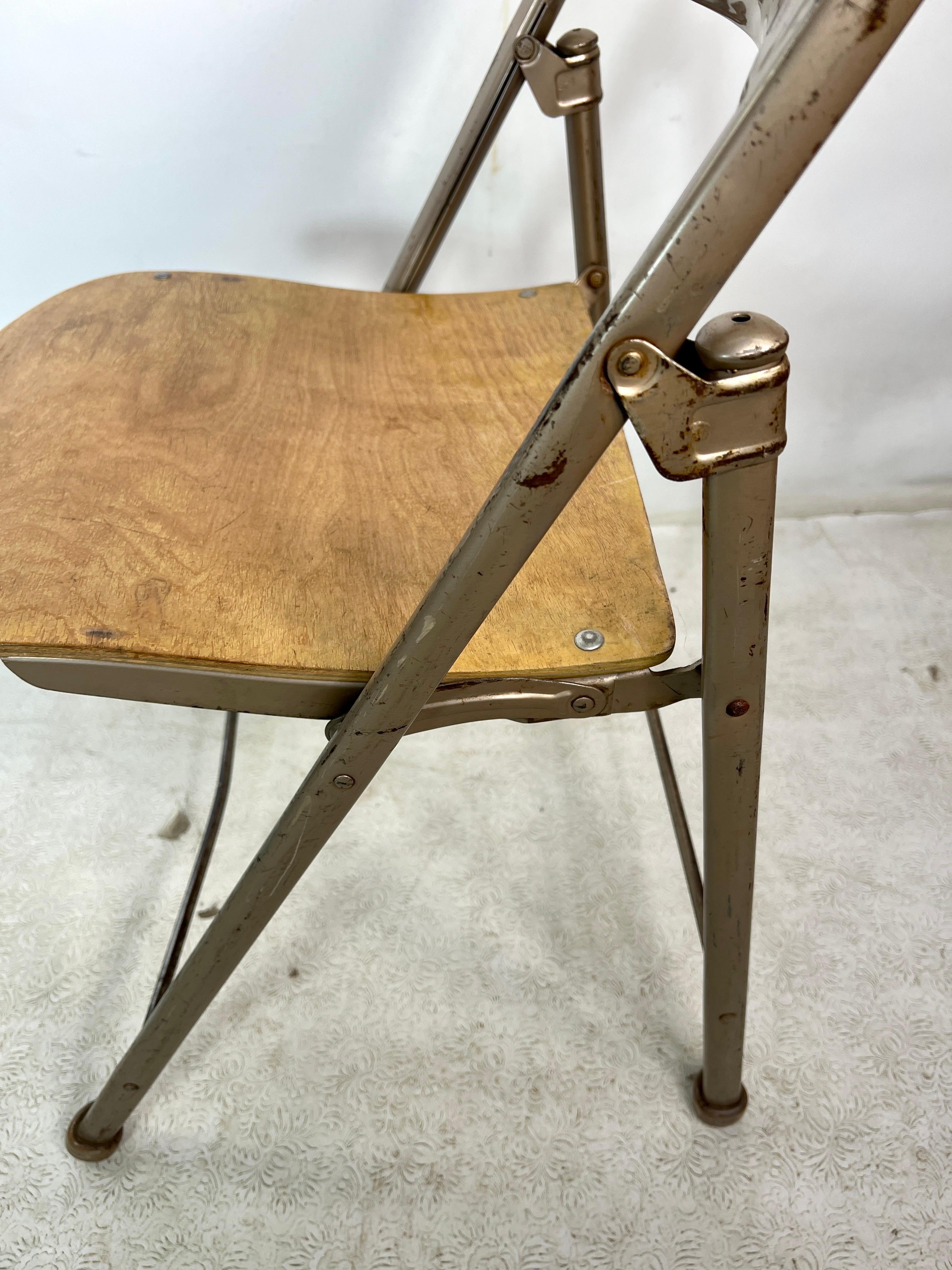 Mid-20th Century Midcentury American Seating Metal Folding Chair Curved Plywood Seat For Sale