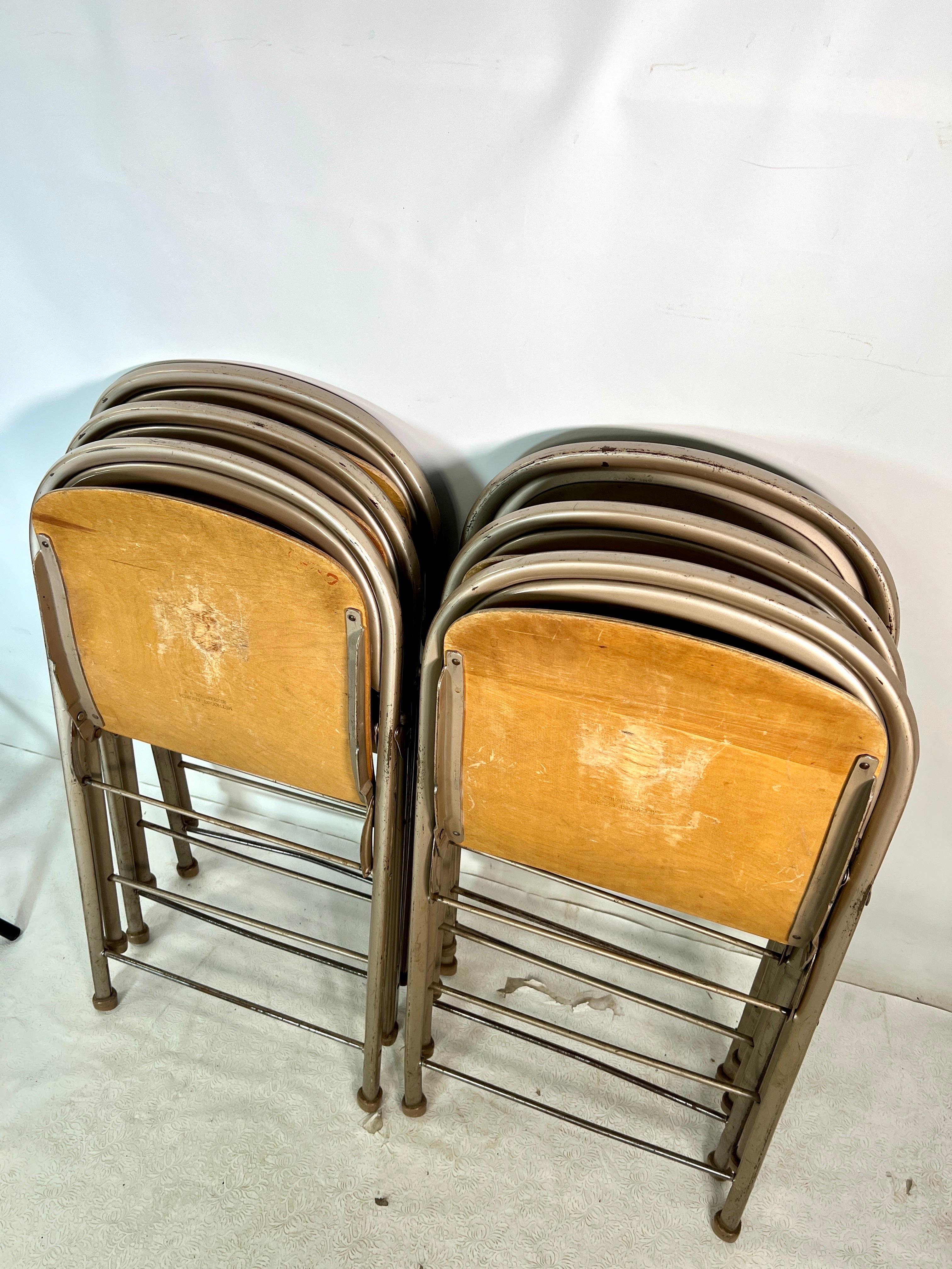 Mid Century American Seating Metall-Klappstuhl Gebogener Sperrholzsitz im Angebot 2