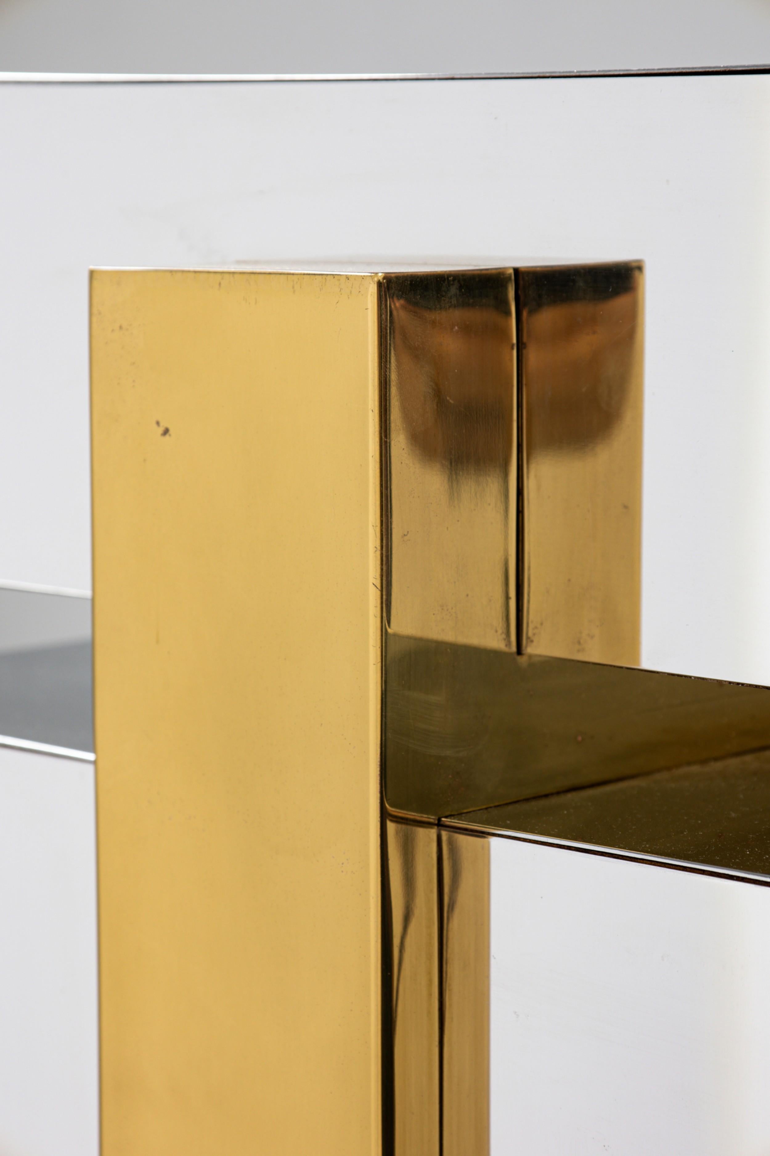 Mid-Century American Stainless Steel and Brass Display Pedestal In Good Condition For Sale In Queens, NY