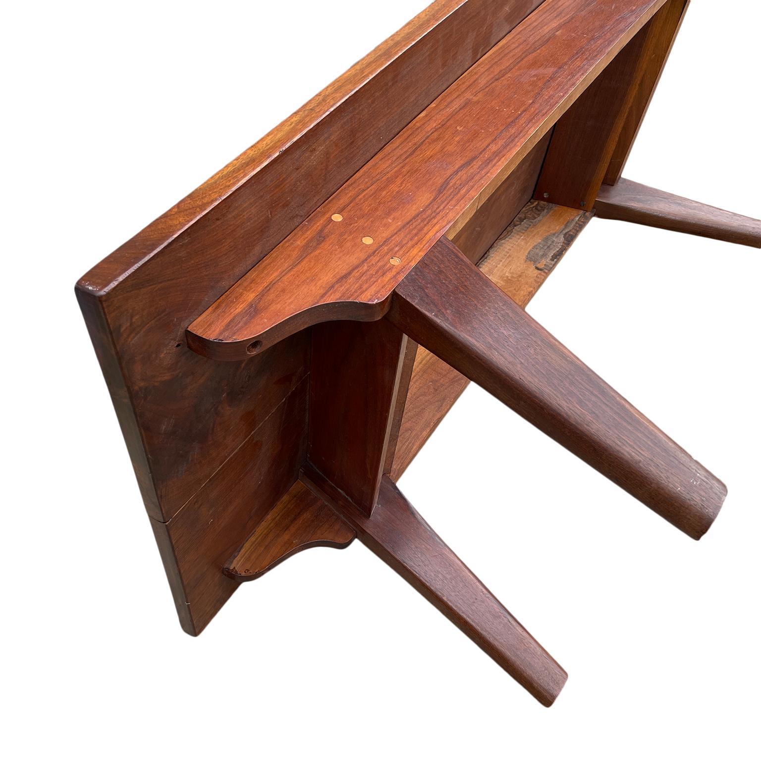 Banc ou table basse 4' en noyer noir massif de Mid Century American Studio Craft en vente 1