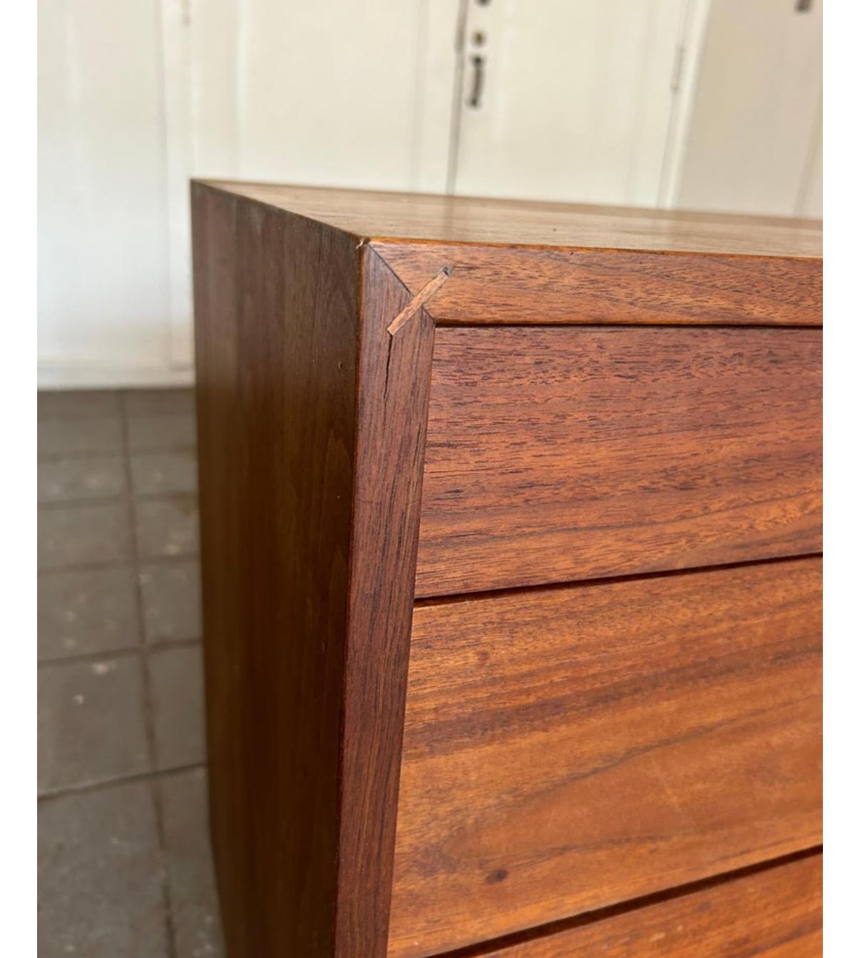 Comò a 8 cassetti in noce Studio A di Richard Artschwager, metà secolo. In condizioni buone in vendita a Brooklyn, NY