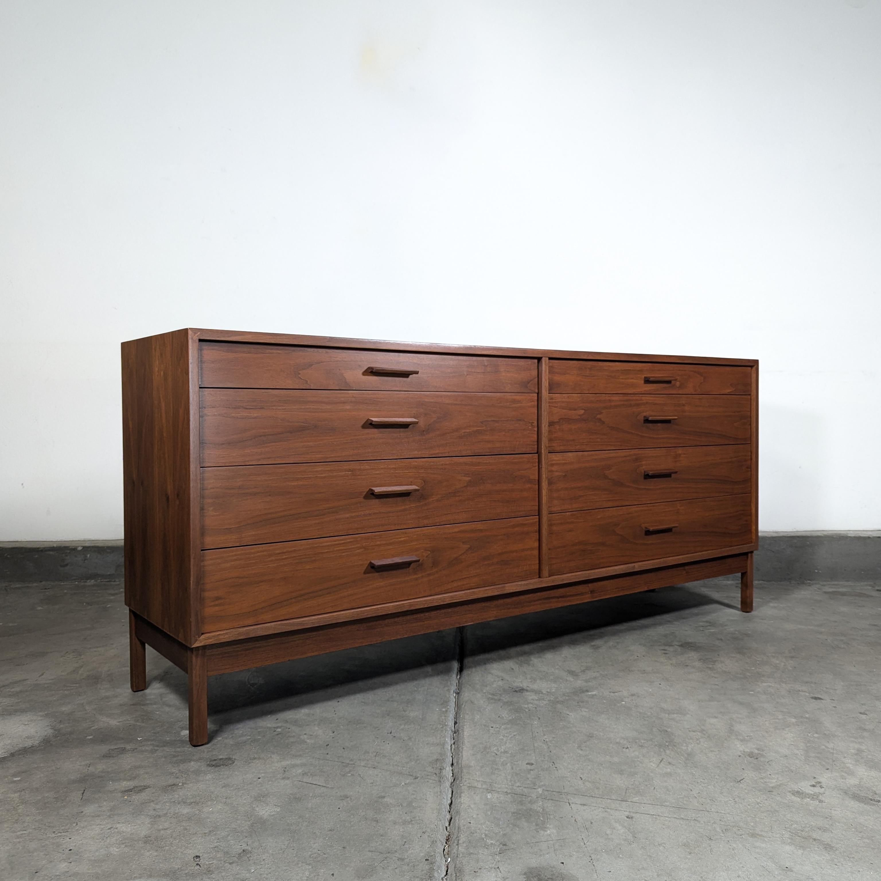Mid Century American Studio Craft Walnut  Dresser by Richard Artschwager, c1960s For Sale 4