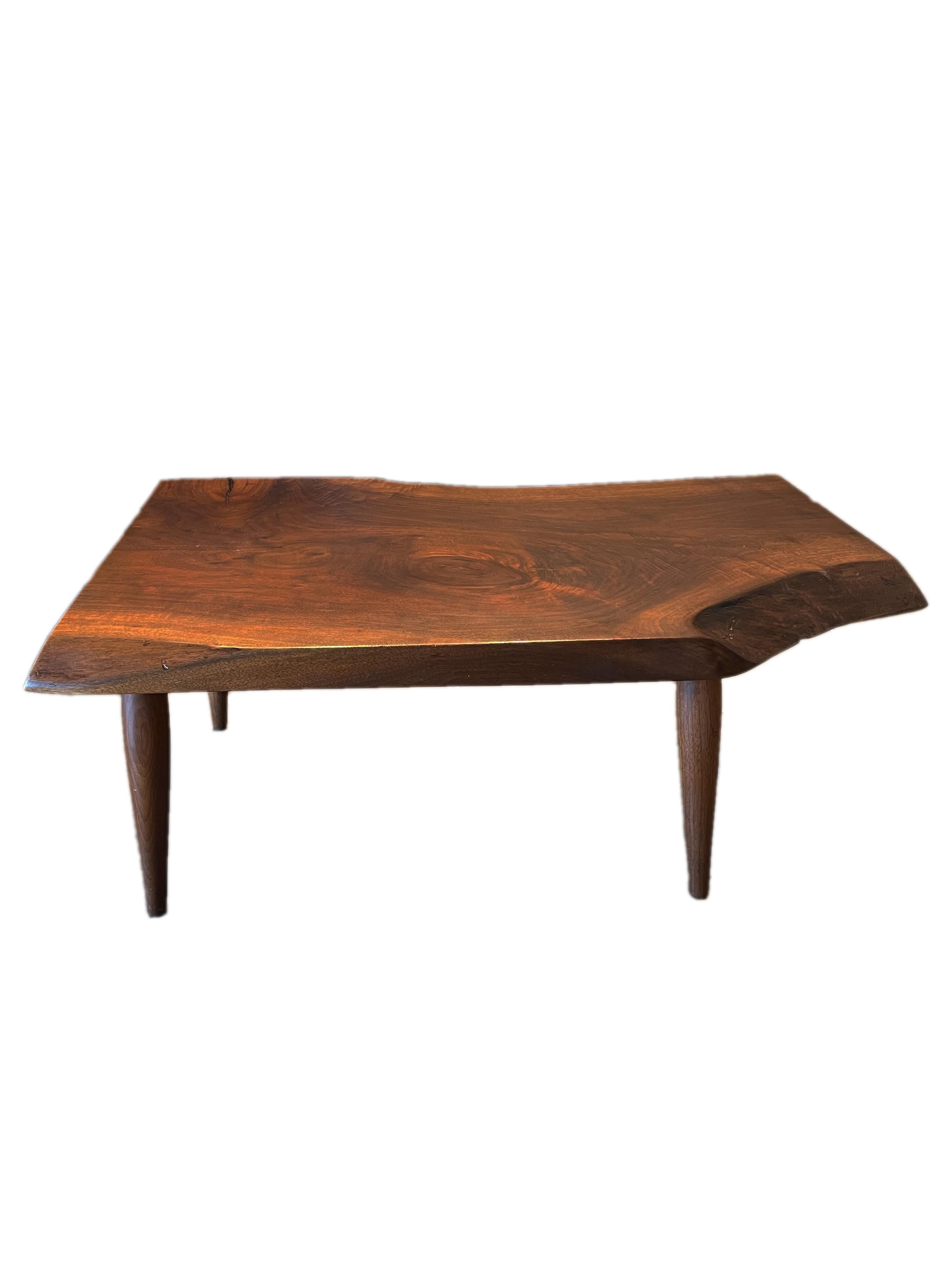 Mid-Century American Studio Walnut Live Edge Slab Coffee Table by, James Martin  In Good Condition For Sale In Englewood, NJ
