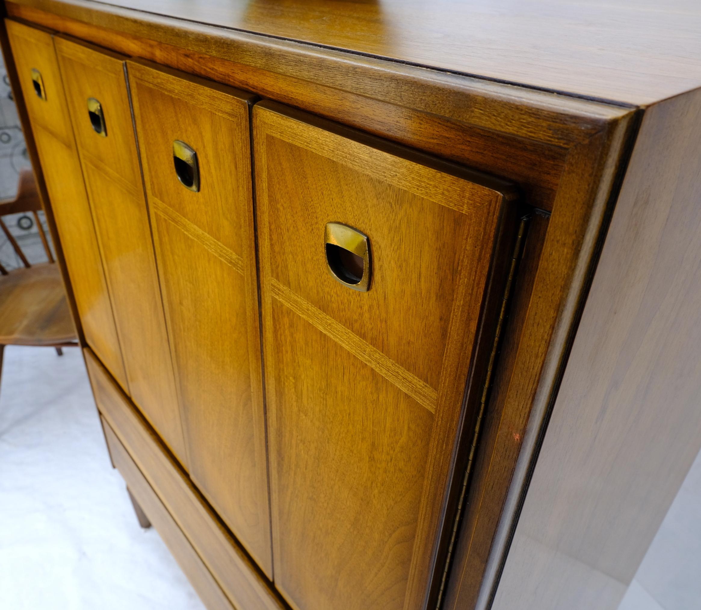 Mid Century American Walnut Gentleman's Chest Dresser w/ Two Doors Compartment For Sale 4
