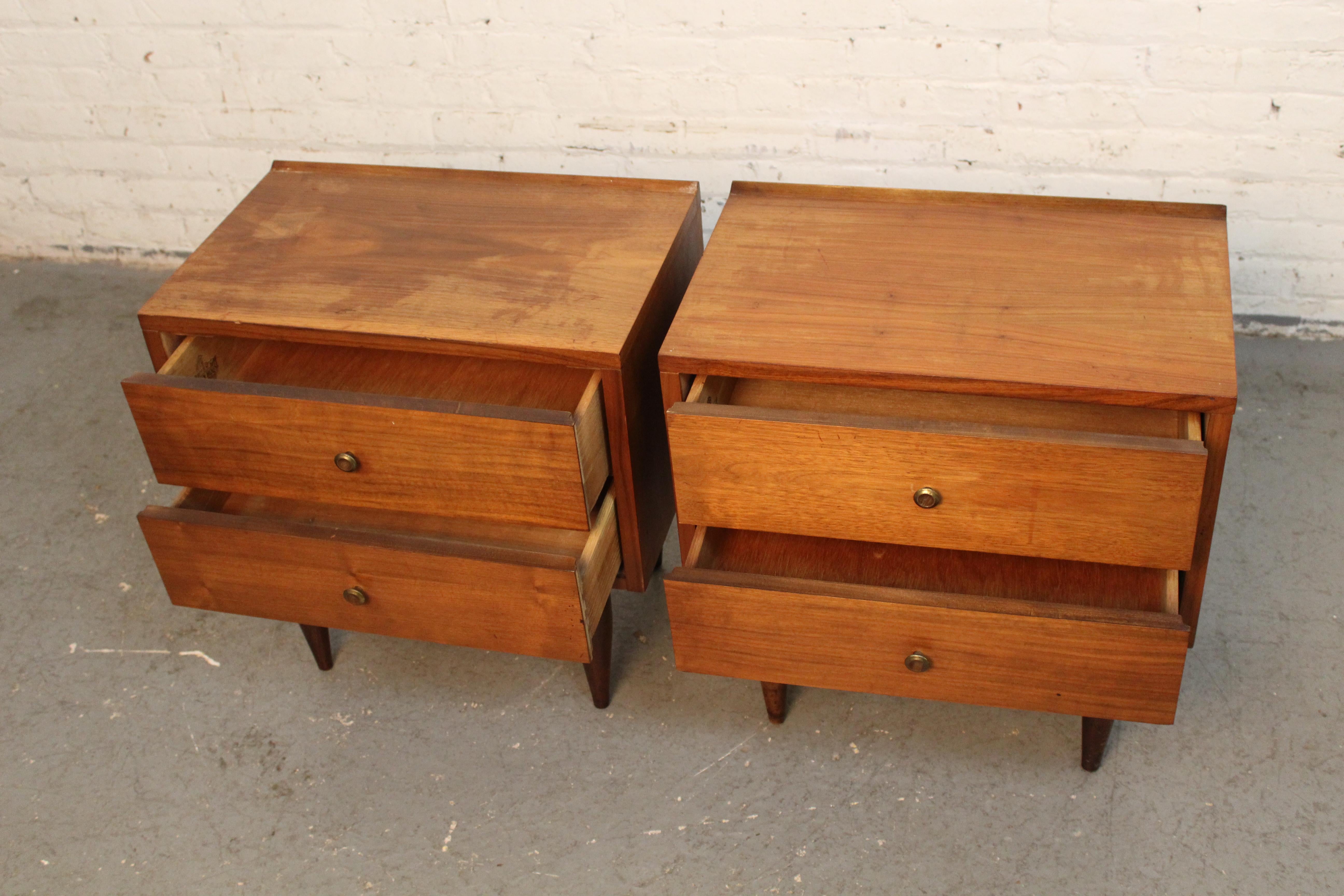 Mid-Century American Walnut Nightstands by Harmony House For Sale 1
