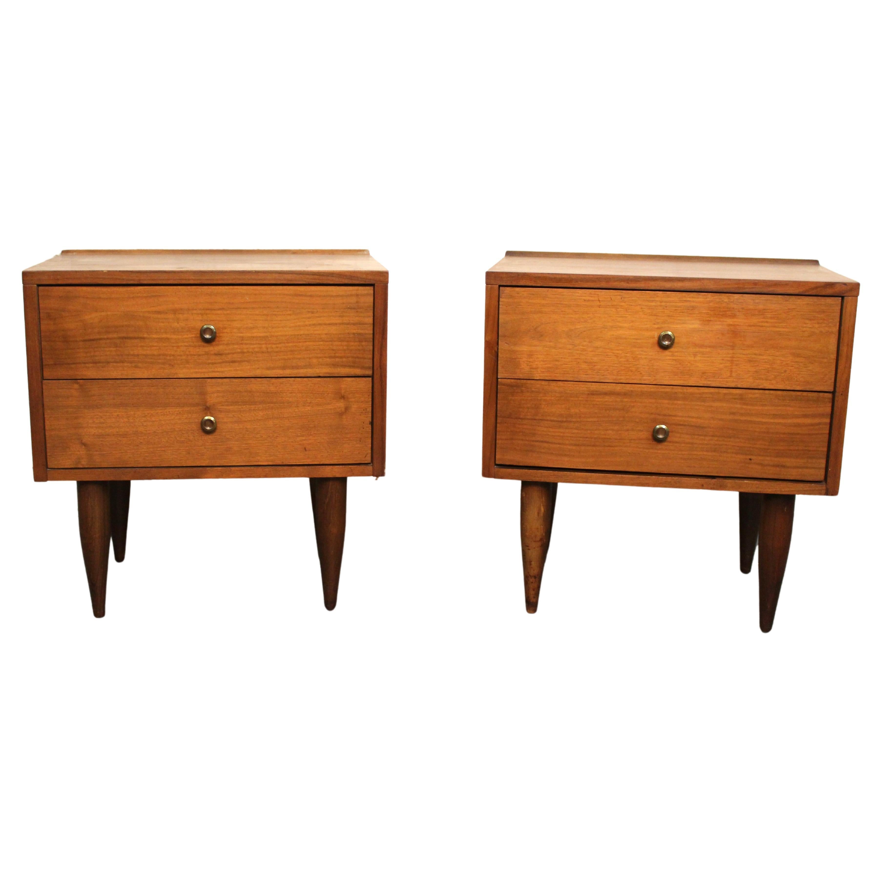 Mid-Century American Walnut Nightstands by Harmony House For Sale