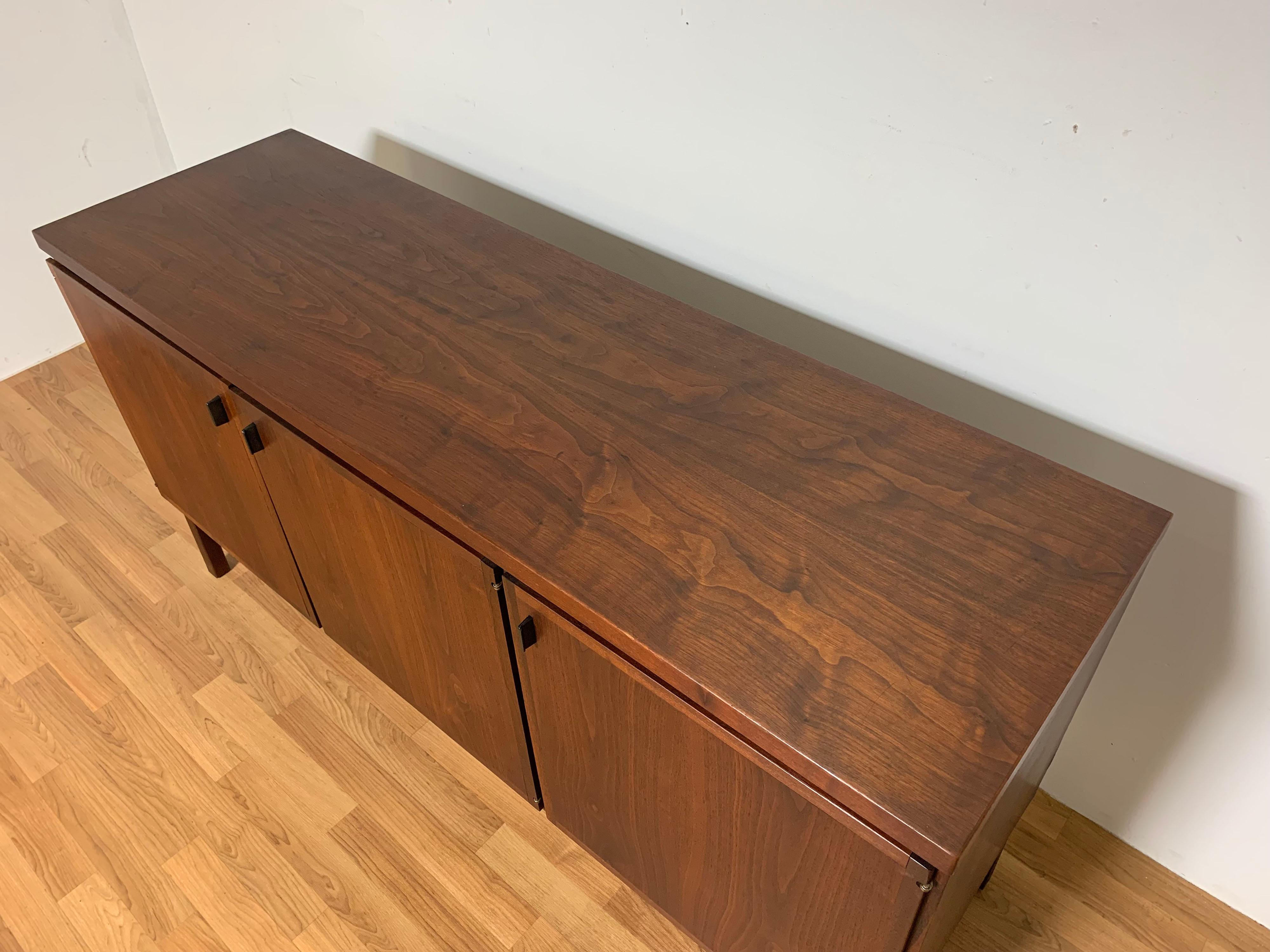 Mid-Century American Walnut Sideboard or Media Cabinet, Circa 1960s In Good Condition In Peabody, MA