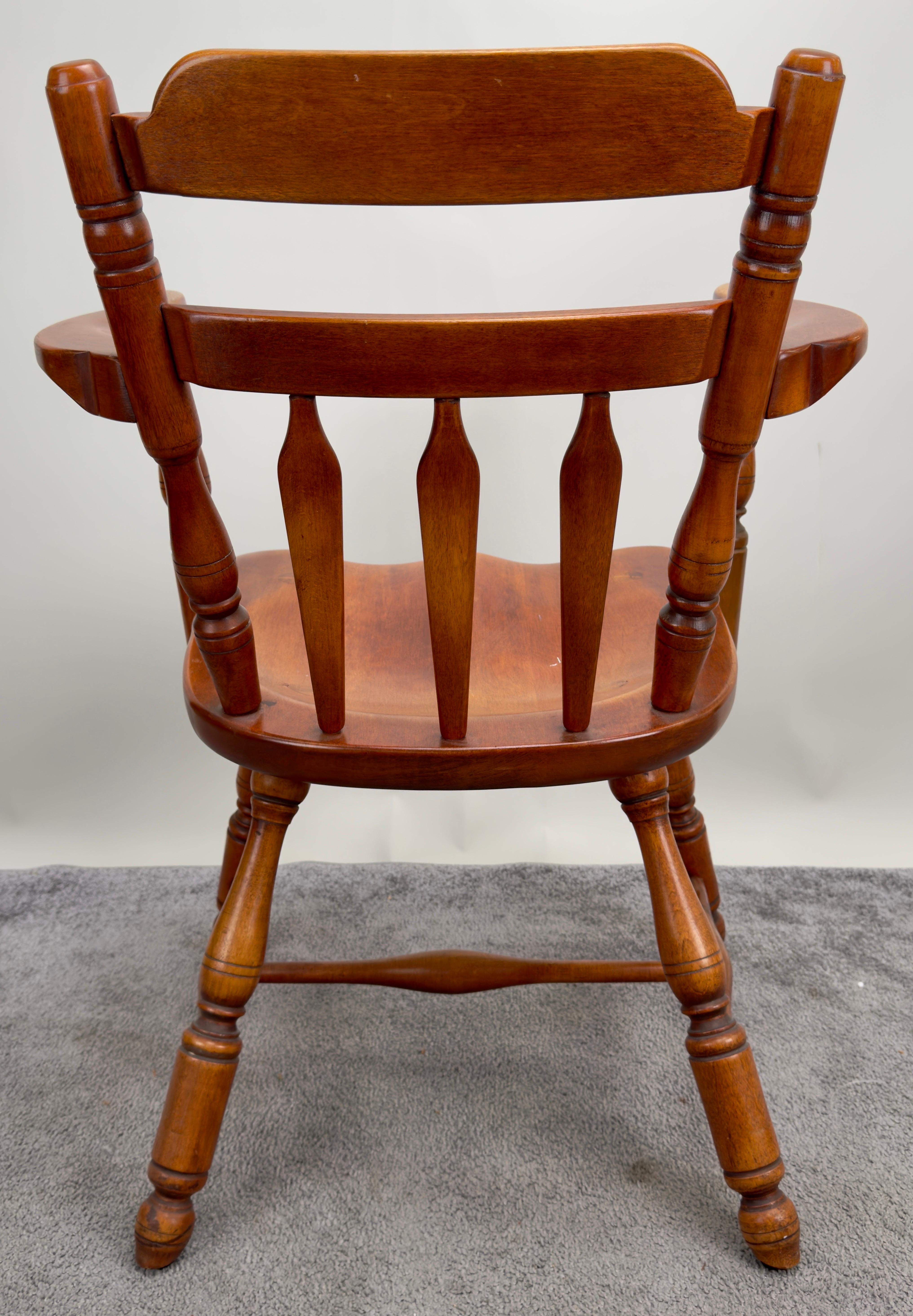 20th Century Mid-Century Americana Maple Wood Carved Chair, Armchair  For Sale