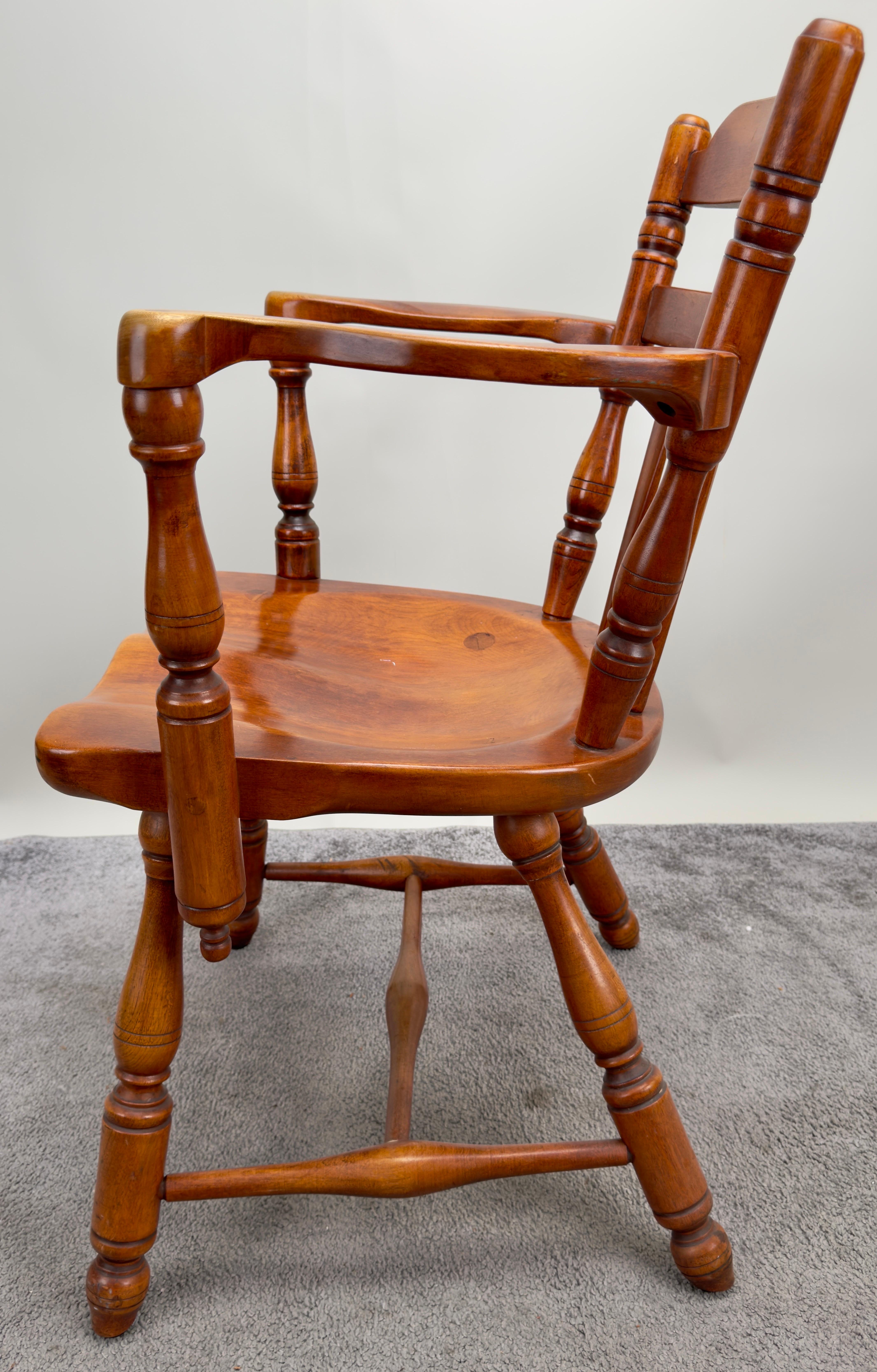 Mid-Century Americana Maple Wood Carved Chair, Armchair  For Sale 1