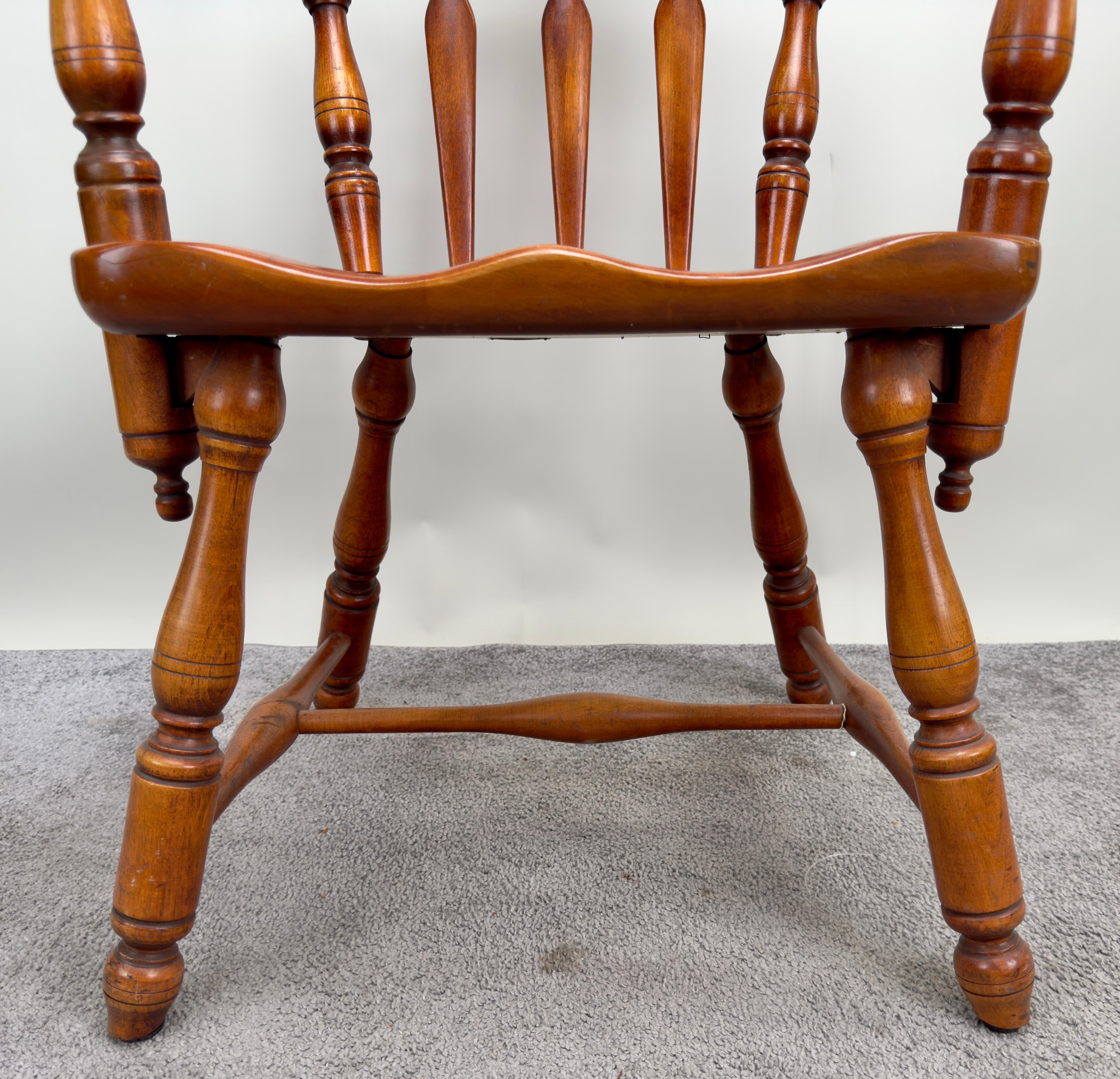Mid-Century Americana Maple Wood Carved Chair, Armchair  For Sale 2