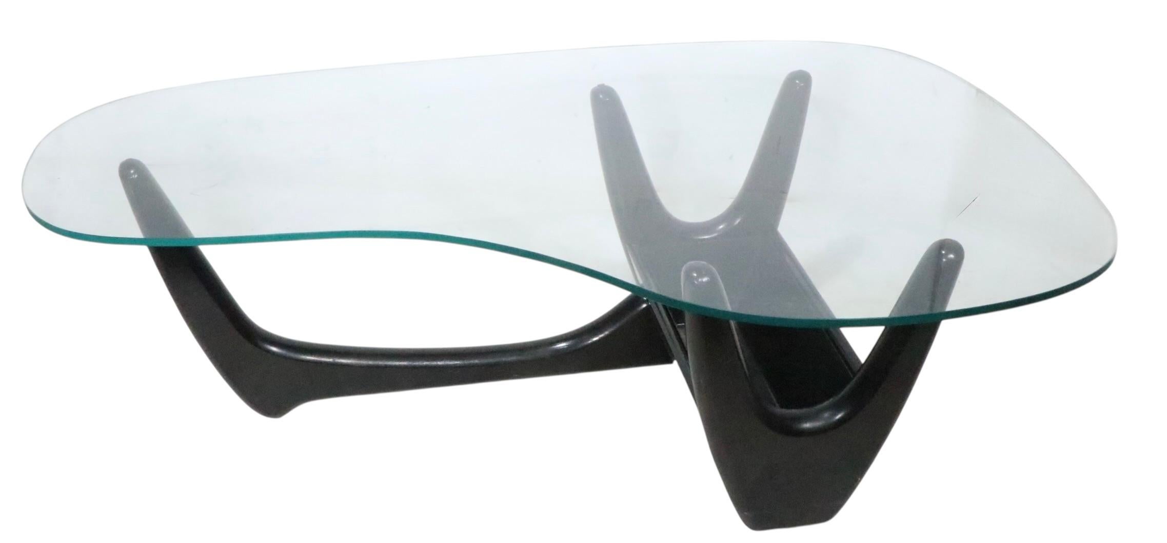 20ième siècle Table basse Amoeba Freeform du milieu du siècle par Krohler d'après Pearsall c 1950/60's. en vente