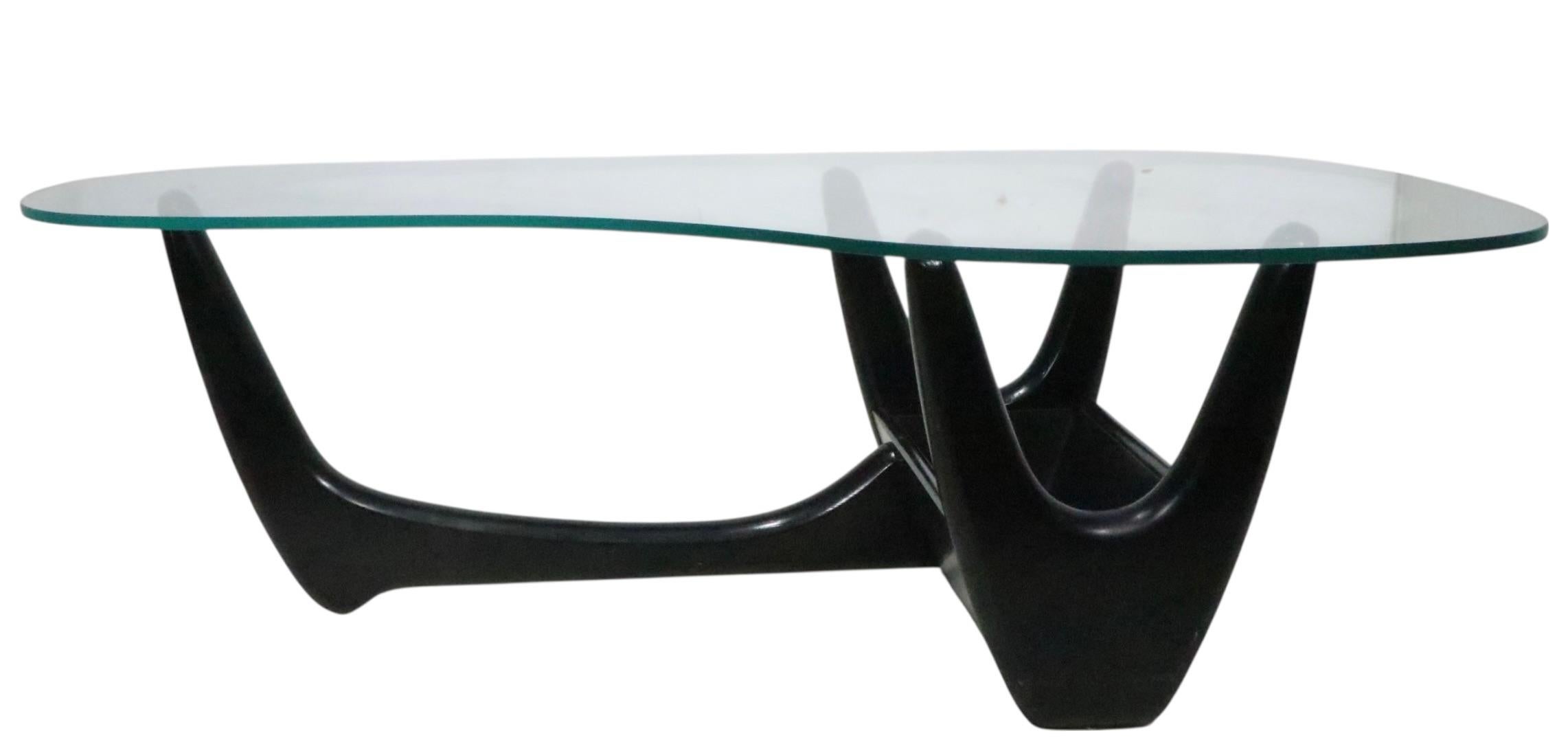 Table basse Amoeba Freeform du milieu du siècle par Krohler d'après Pearsall c 1950/60's. en vente 1