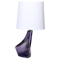 Lampada da tavolo in cristallo amorfo di metà secolo in ametista fumé con timbro del produttore