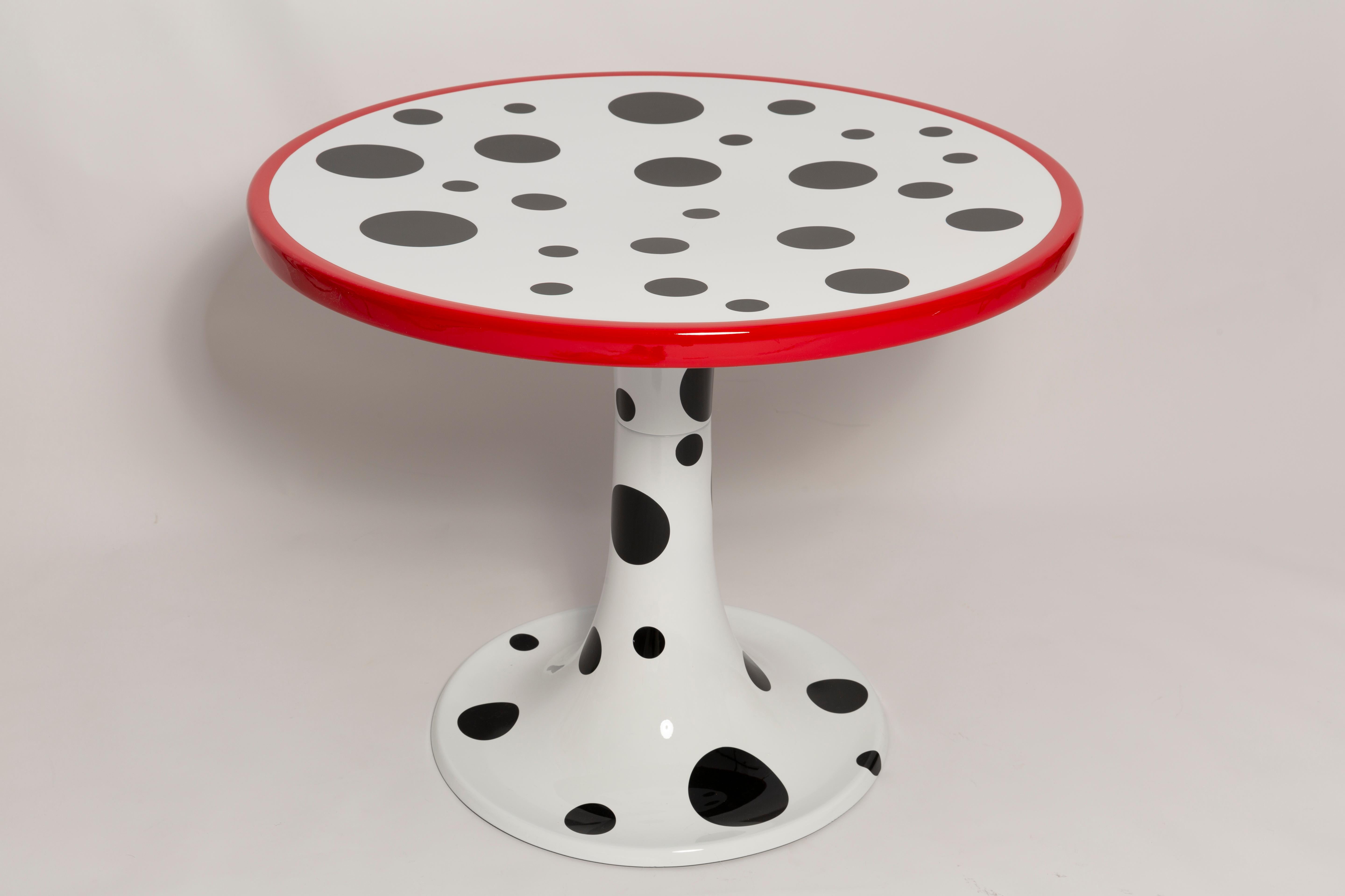 Ensemble Dalmatien mixte du milieu du siècle dernier et nouveau et 5 chaises, Europe, 1968 en vente 4
