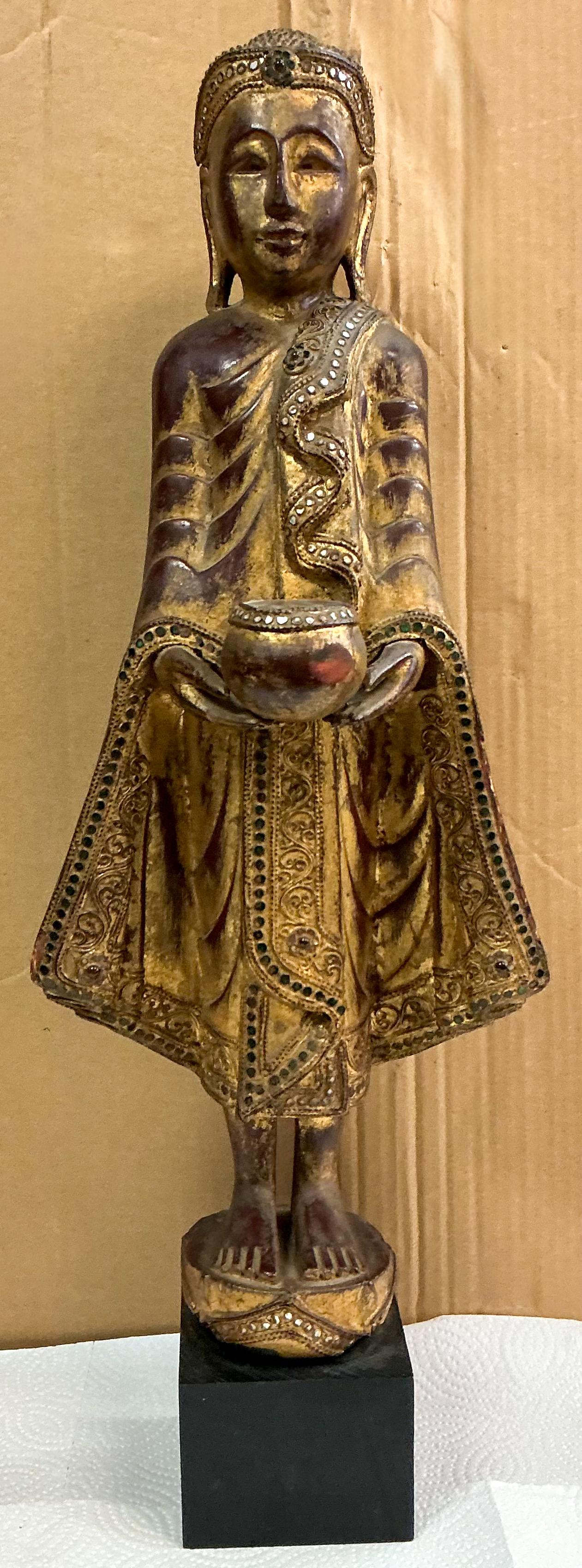 Asian Mid-Century Anglo-Indian Style Carved Giltwood Buddha Religious Statue Figurine For Sale