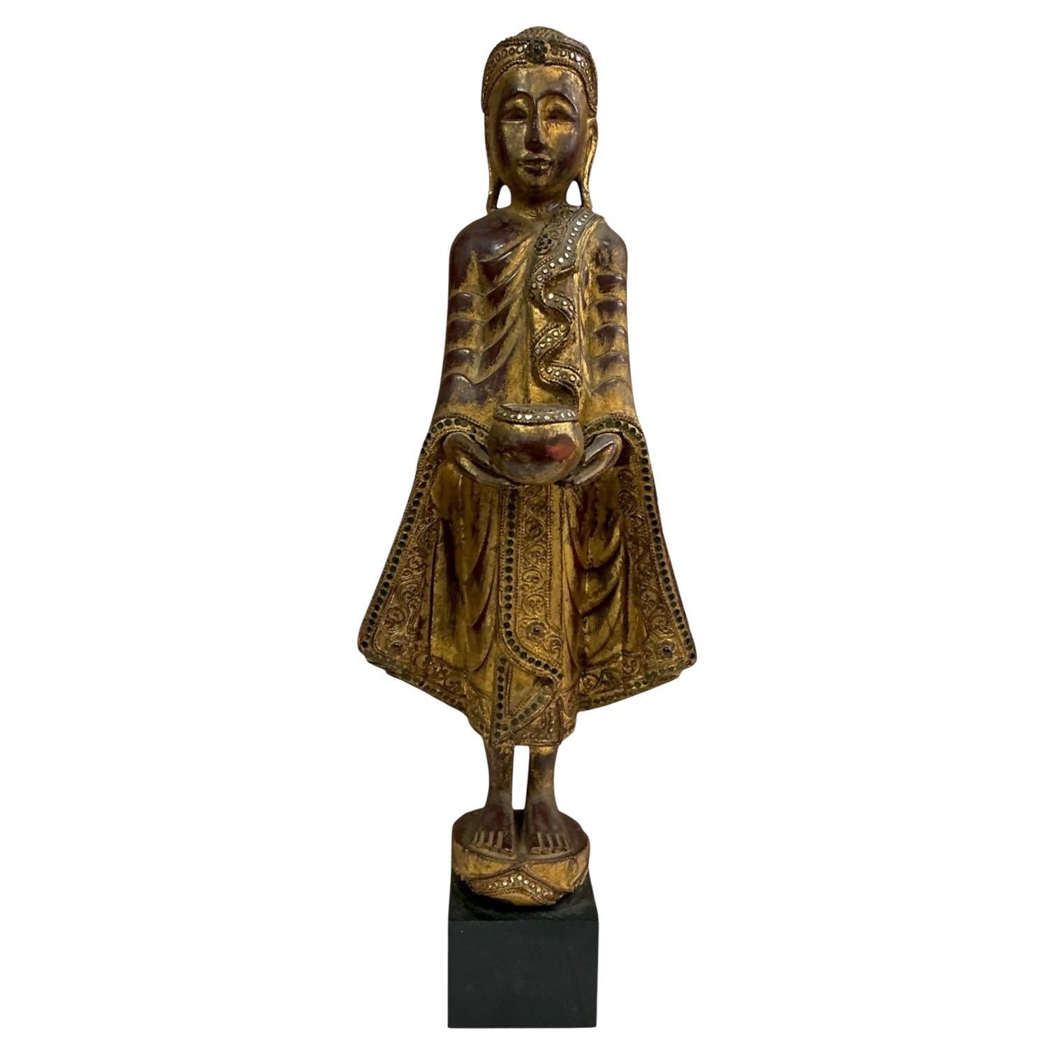 Mid-Century Anglo-Indian Style Carved Giltwood Buddha Religious Statue Figurine For Sale