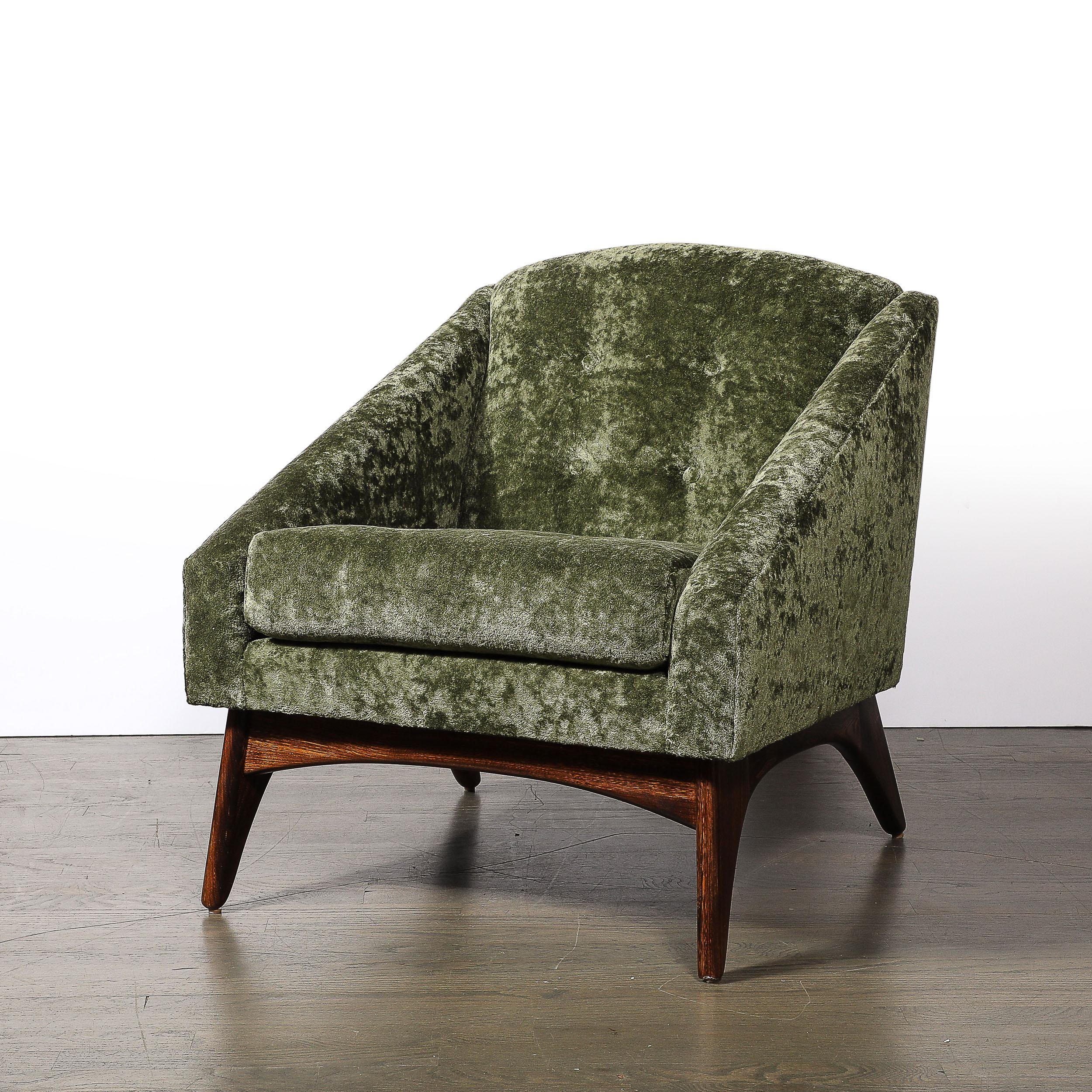 Silla Club Angular de Mitad de Siglo con Soportes Cónicos en Tejido Terciopelo Holly Hunt Moderno de mediados de siglo en venta