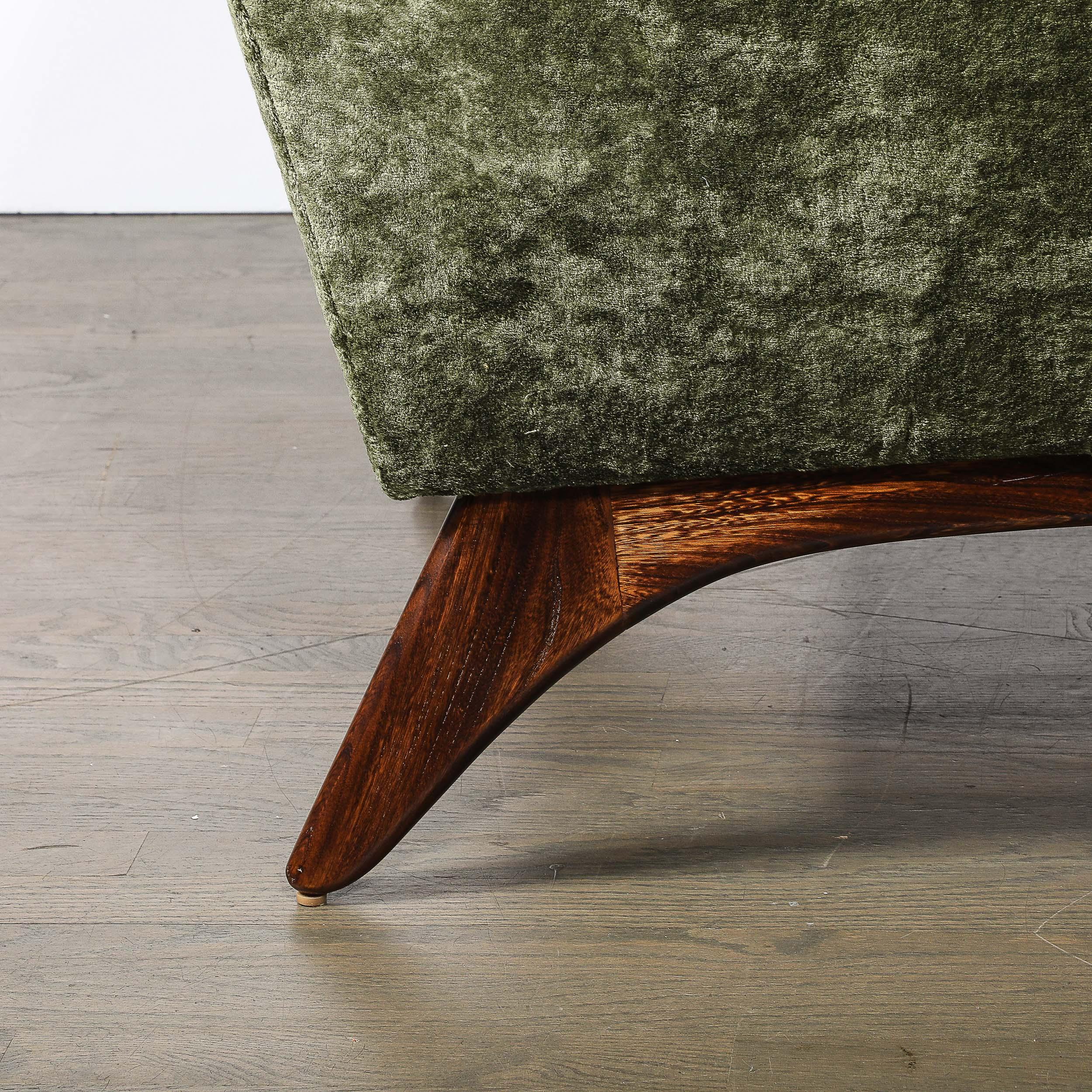 Silla Club Angular de Mitad de Siglo con Soportes Cónicos en Tejido Terciopelo Holly Hunt en venta 2