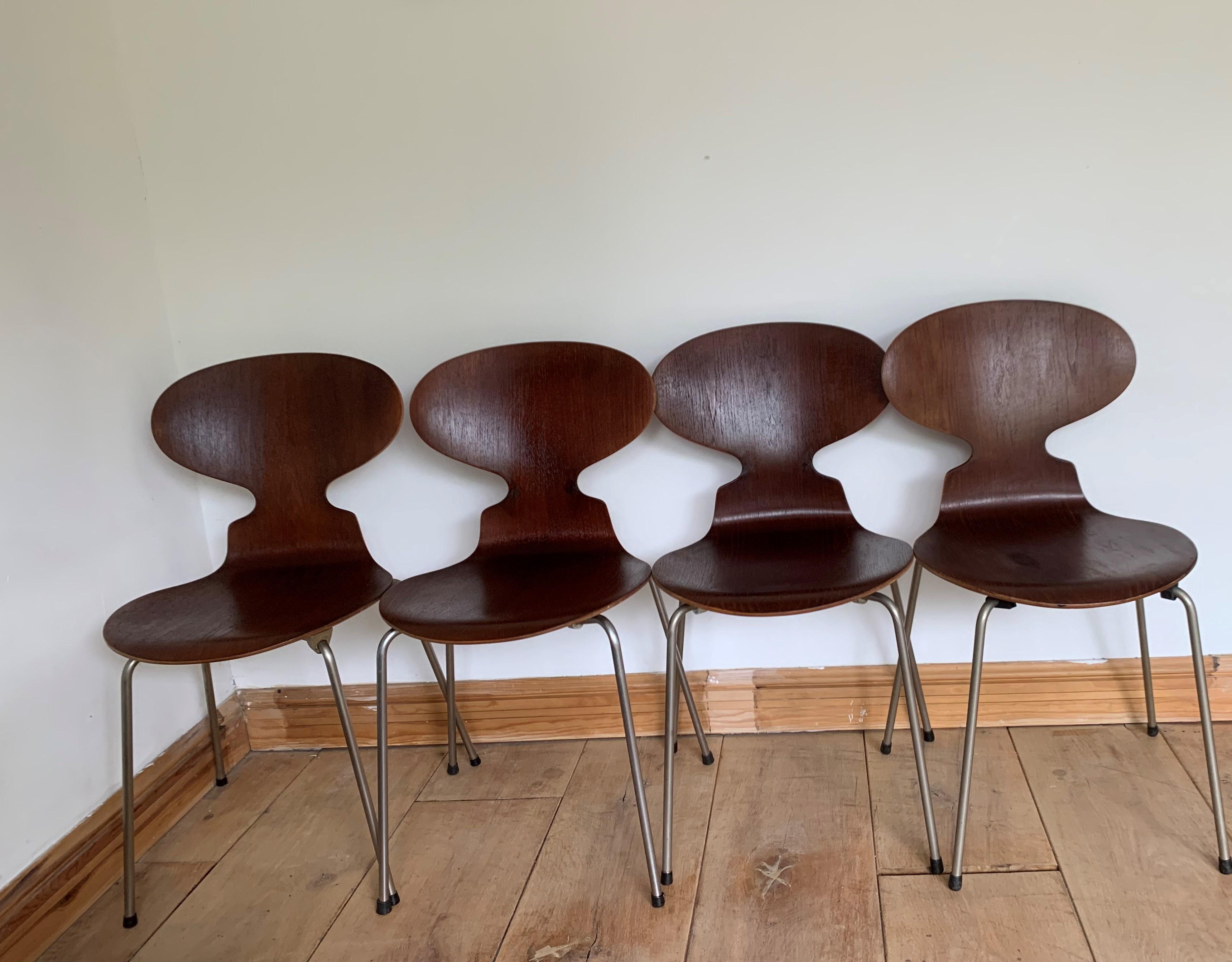 Chaises à fourmis du milieu du siècle dernier d'Arne Jacobsen pour Fritz Hansen, lot de 4 3