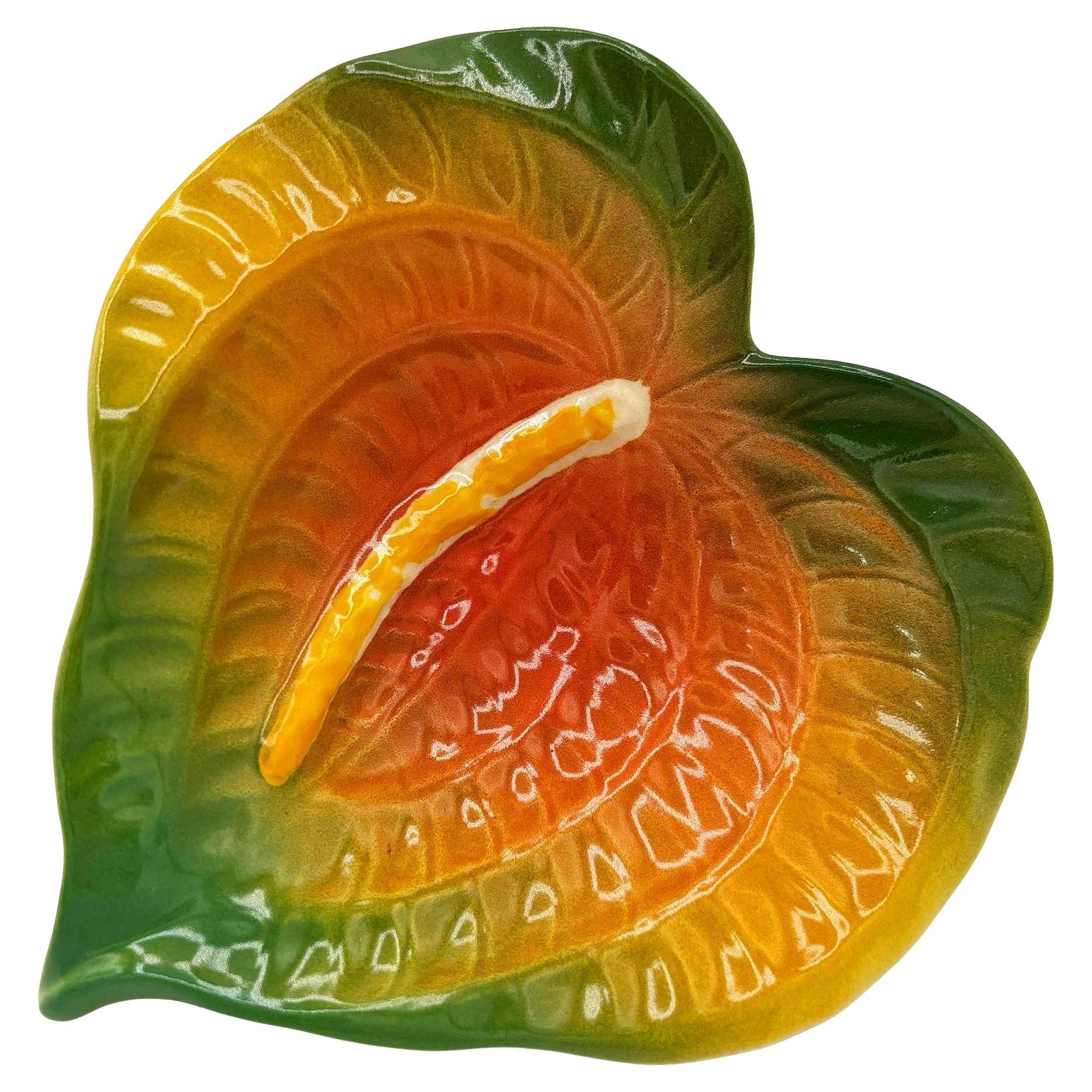 Piatto per caramelle in ceramica Anthurium di metà secolo di Tropical Clay Hawaii in vendita