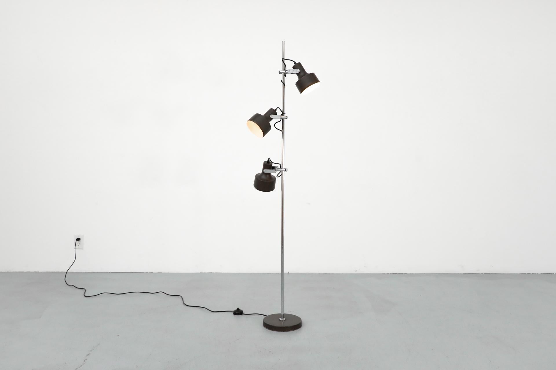 Mid-Century Anvia Dark Brown Enameled Metal Adjustable Triple Spot Floor Lamp In Good Condition For Sale In Los Angeles, CA