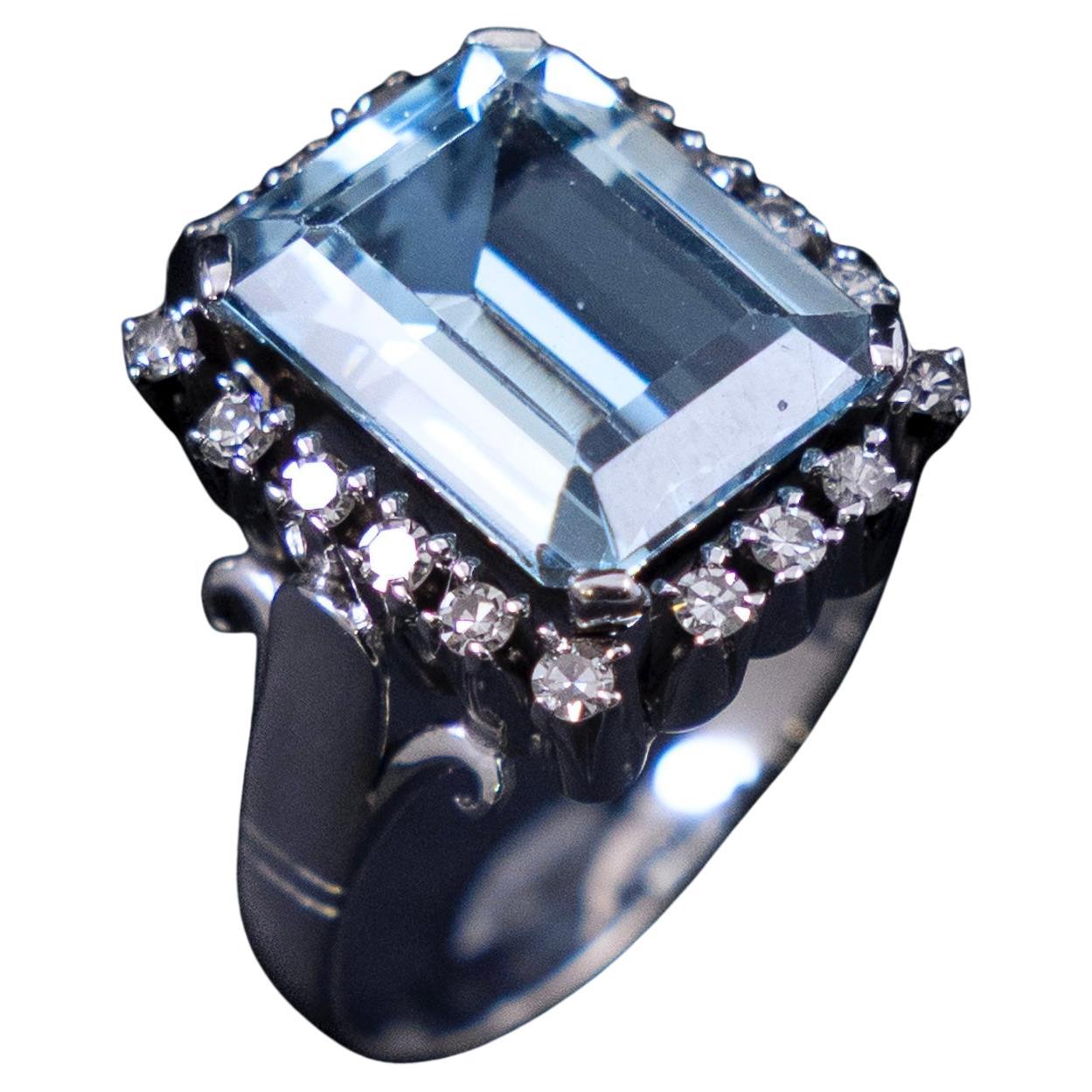 Mid-Century Aquamarine Diamond Cocktail Ring White Gold 1950s–1960s For Sale