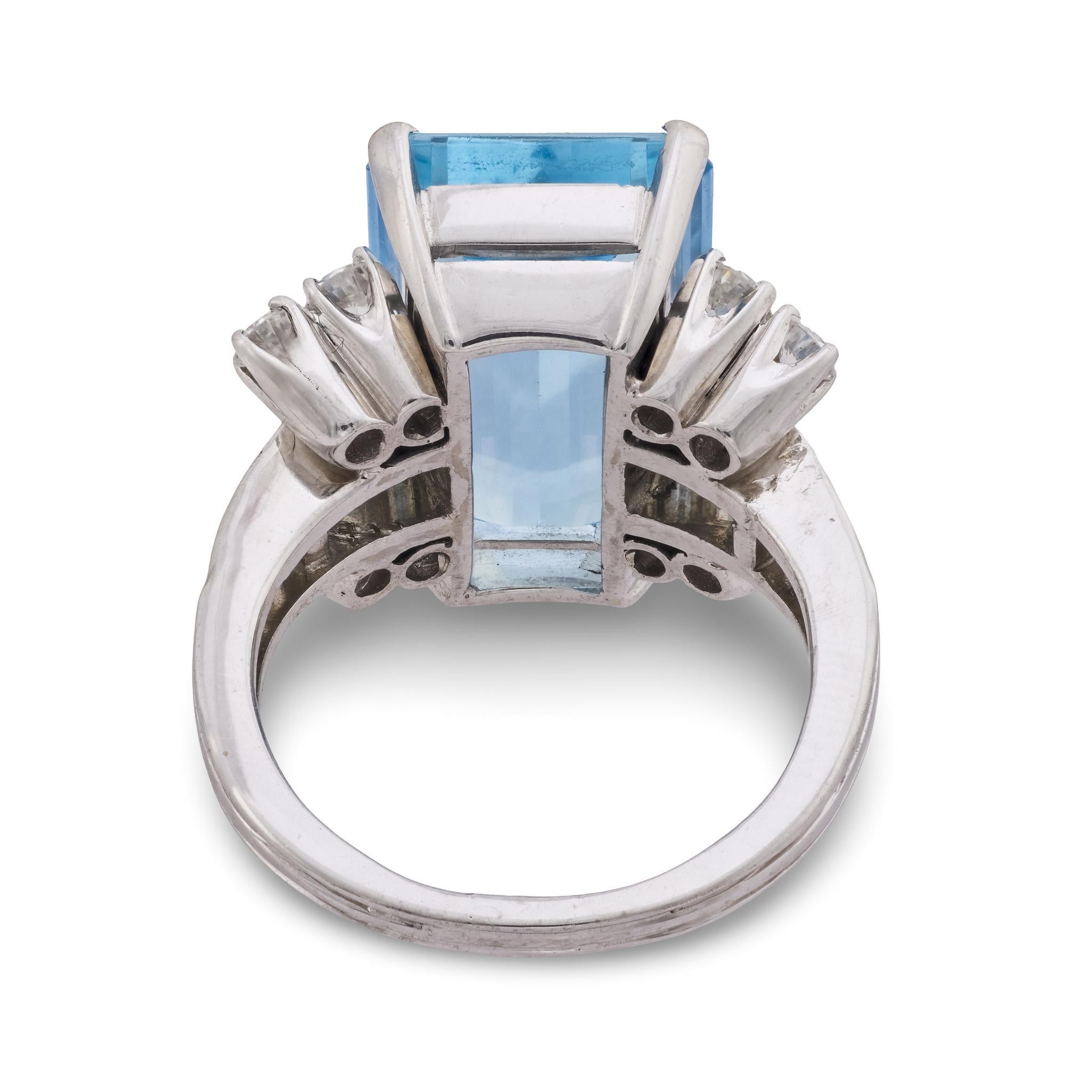 Women's Mid Century aquamarine diamond platinum cocktail ring For Sale