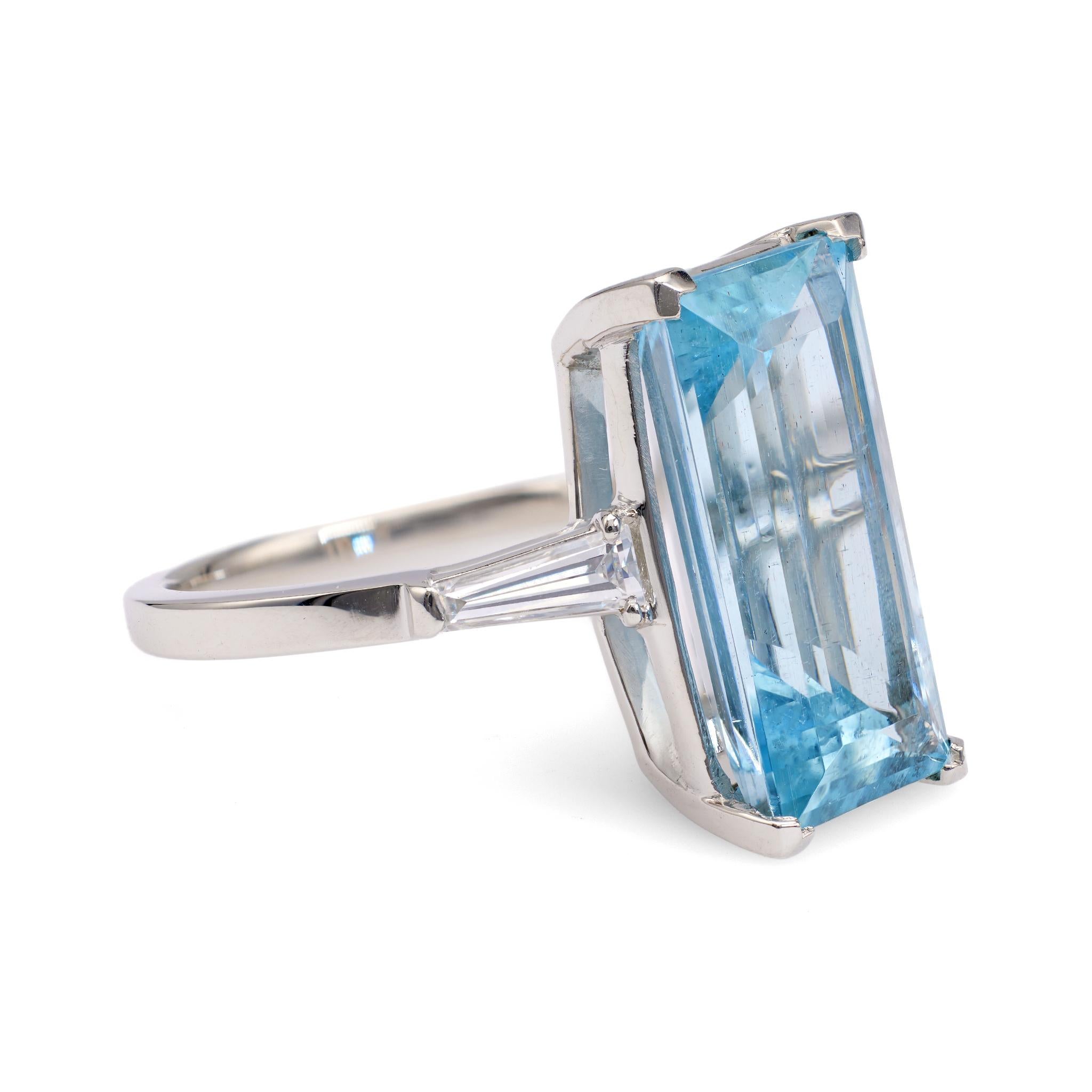 Mid-Century Aquamarine Diamond Platinum Ring In Good Condition For Sale In Beverly Hills, CA