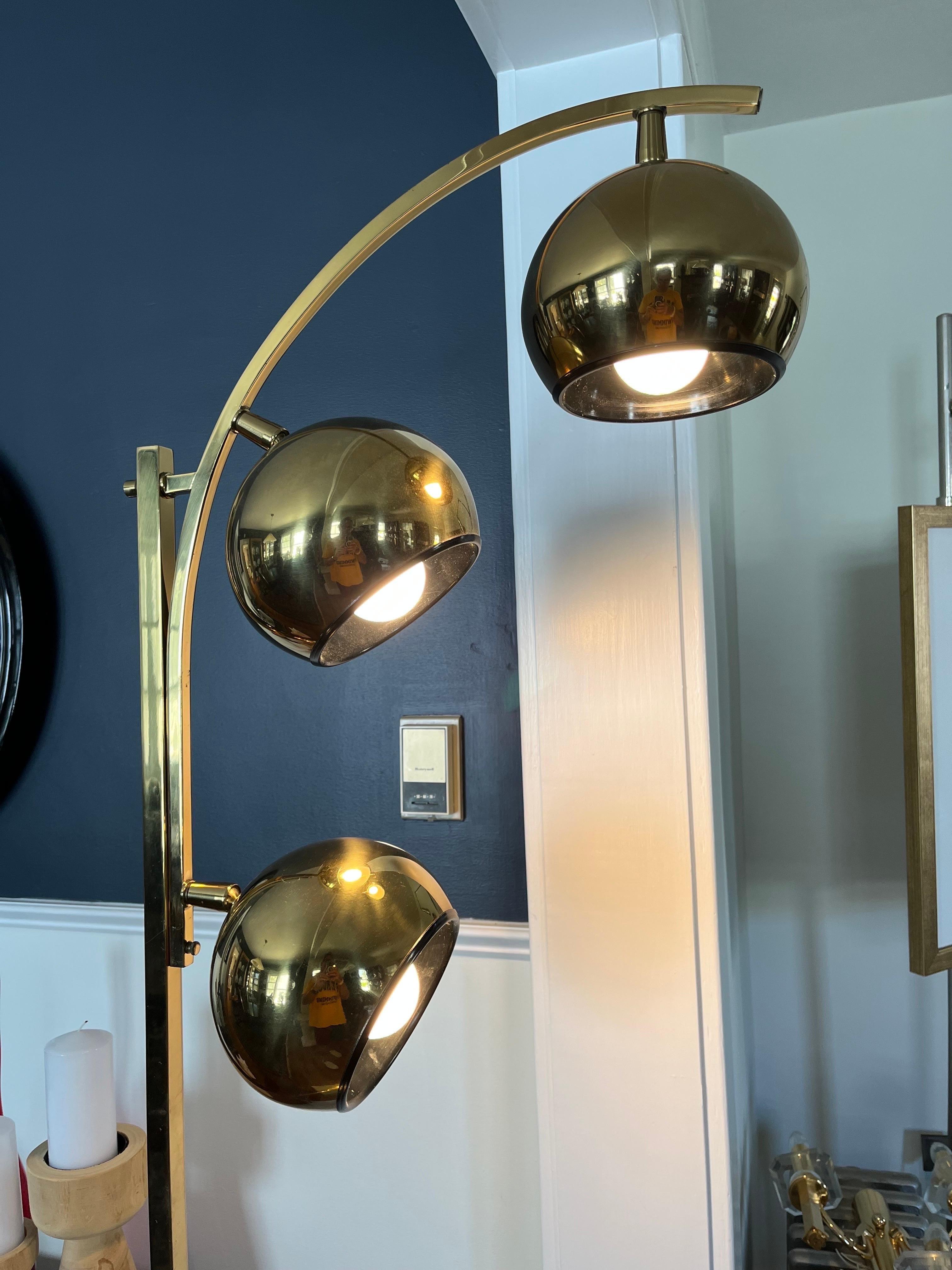 Mid Century Arc Floor Lamp In Good Condition In W Allenhurst, NJ
