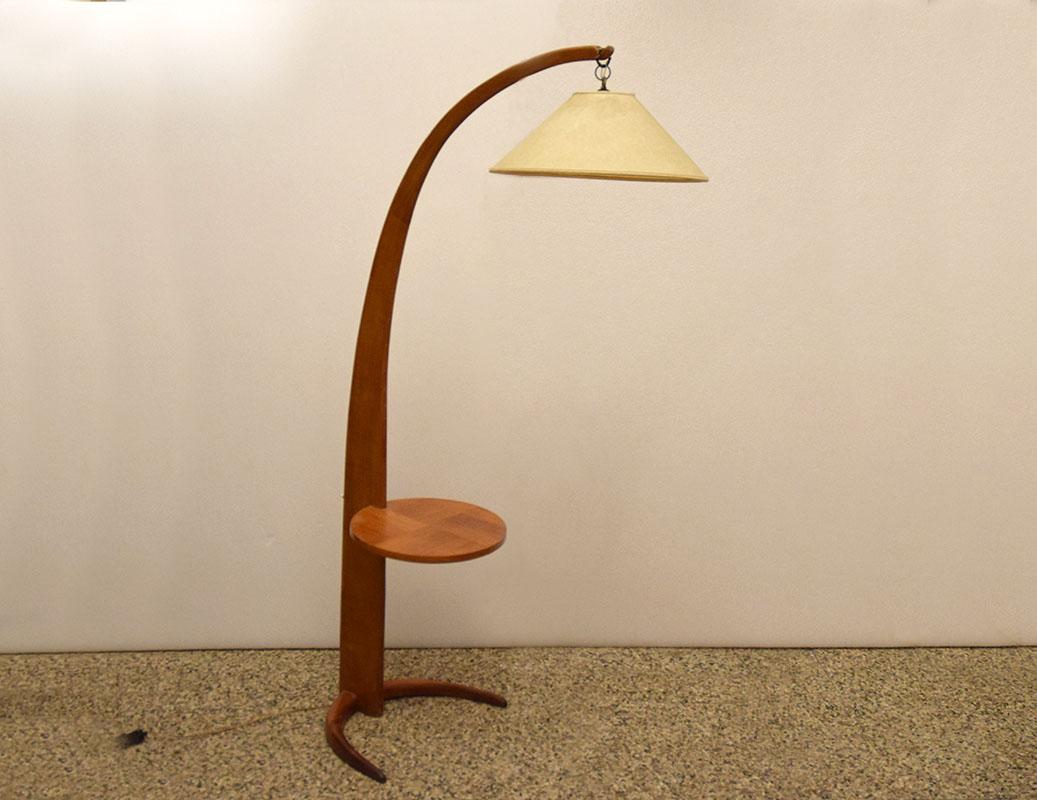 Mid-Century Modern Mid-century arc floor lamp in wood For Sale