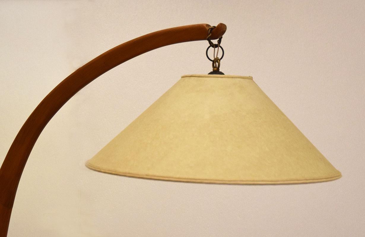 Wood Mid-century arc floor lamp in wood For Sale
