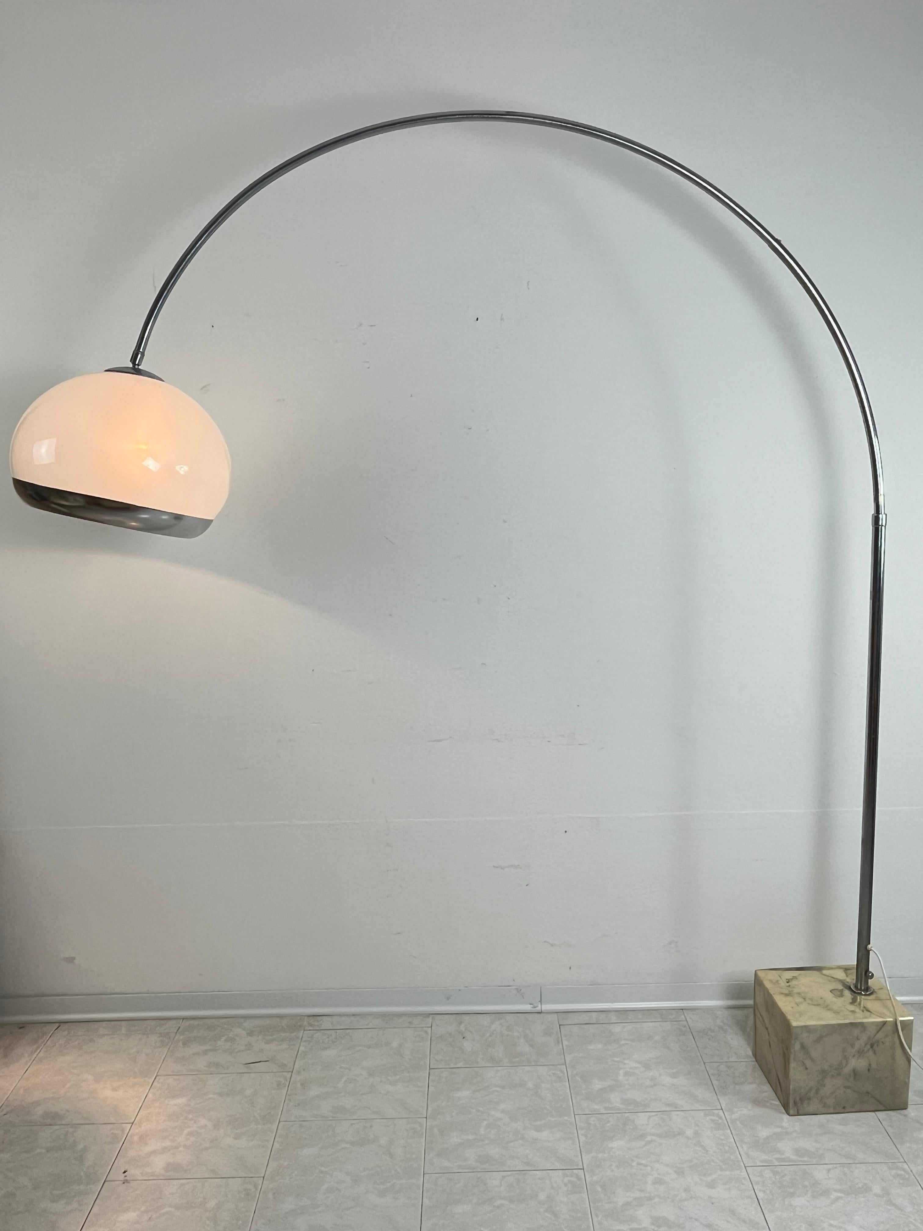 Late 20th Century Mid-Century Arched Floor Lamp By Harvey Guzzini 1970s For Sale