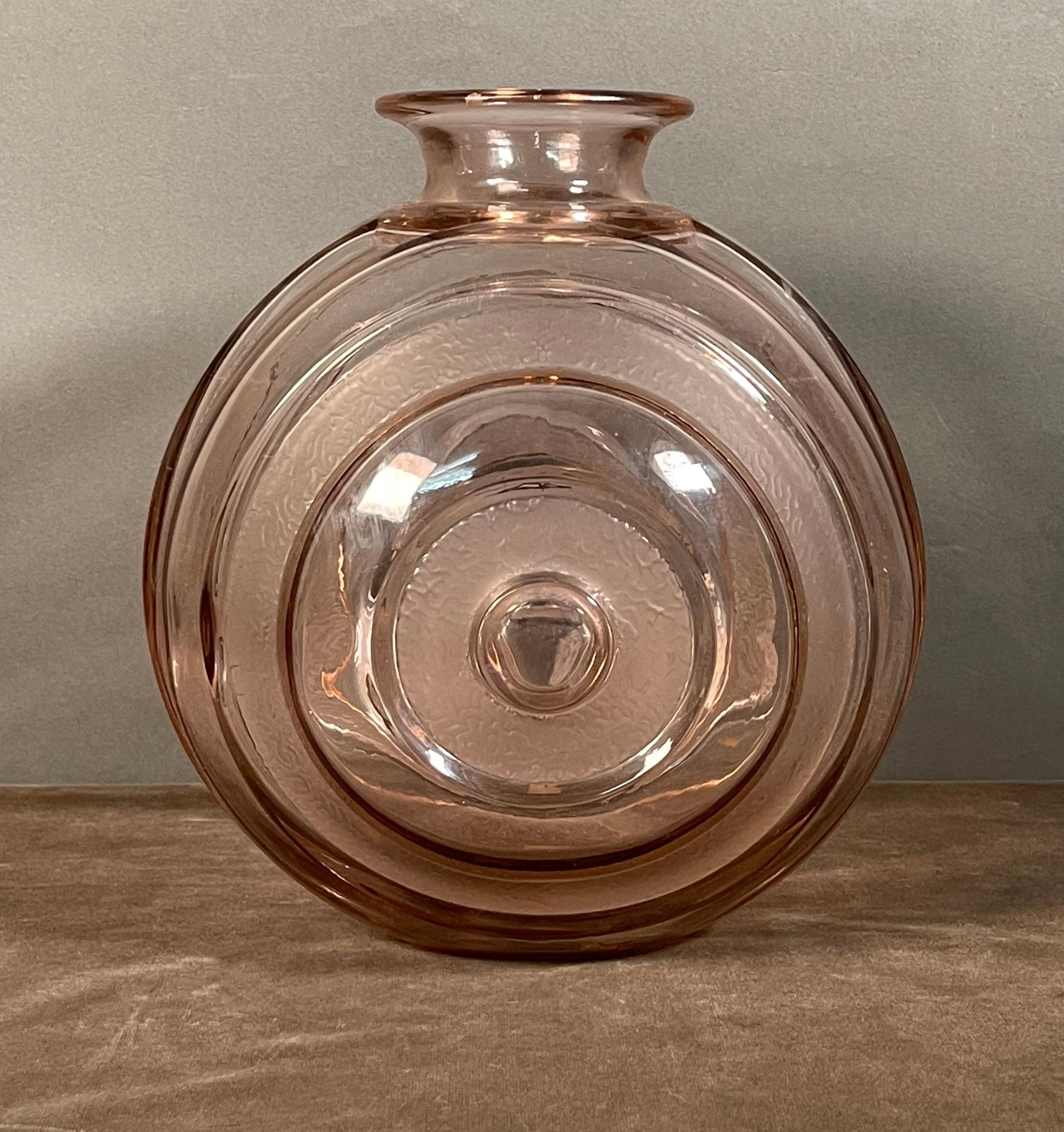 Importante jarrón de Murano de color ámbar, atribuido al diseñador Archimede Seguso.
Tiene la etiqueta original 