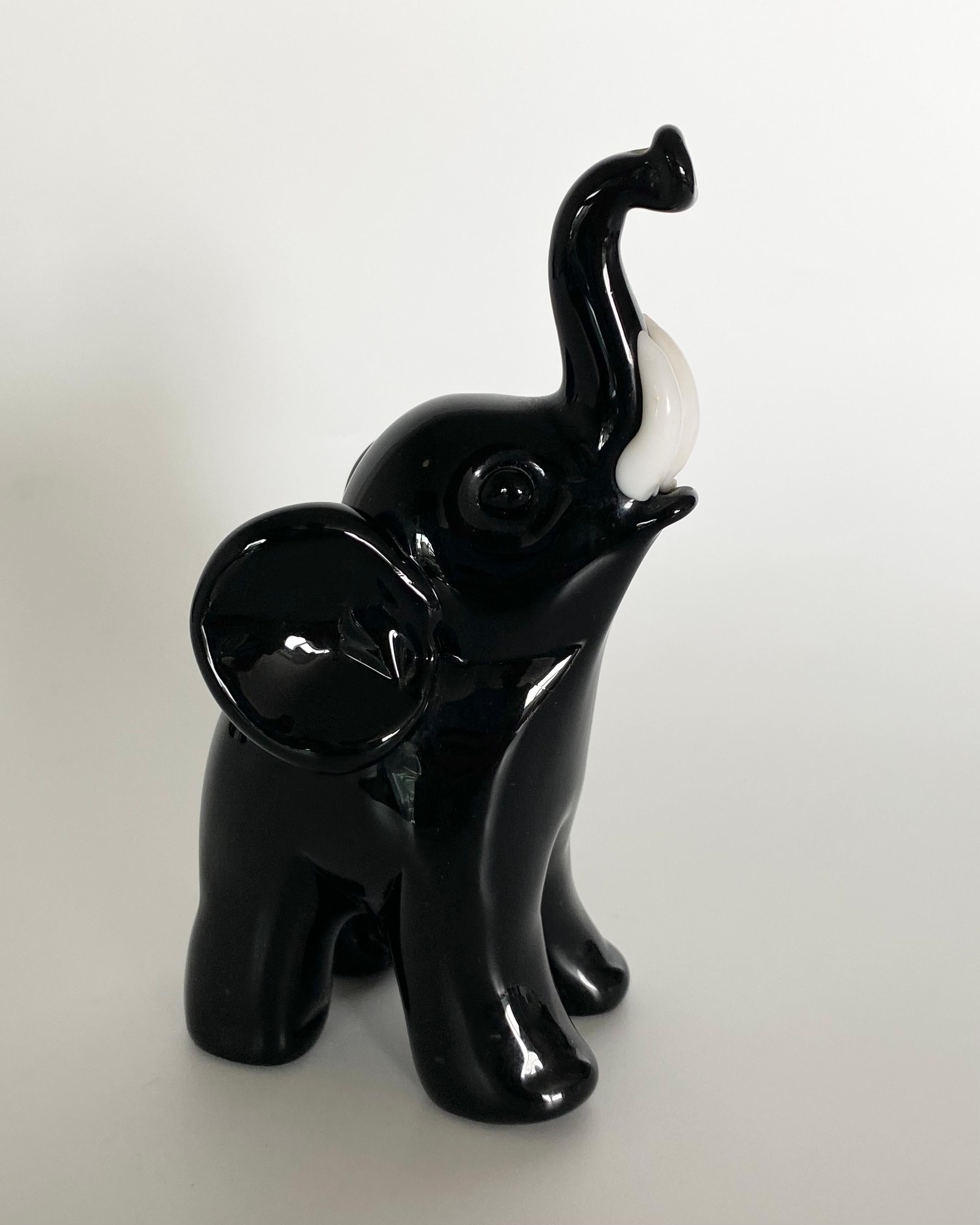 Italian Mid-Century ARCHIMEDE SEGUSO Murano Glass ADOLESCENT Elephant Figurine NERO For Sale