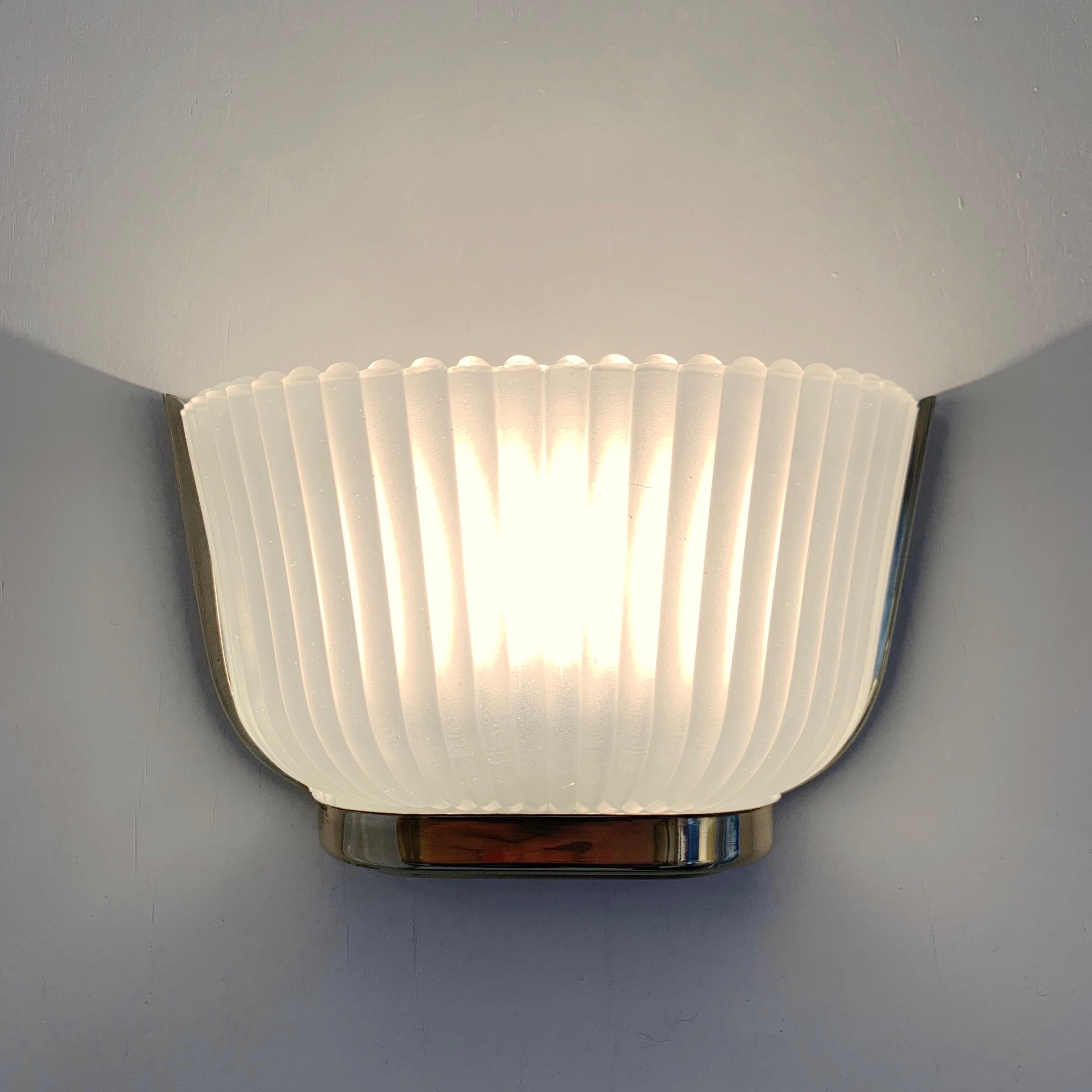 Mid-Century Modern Mid-Century Archimede Seguso  Murano Glass Sconce, circa 1940, Italy. For Sale