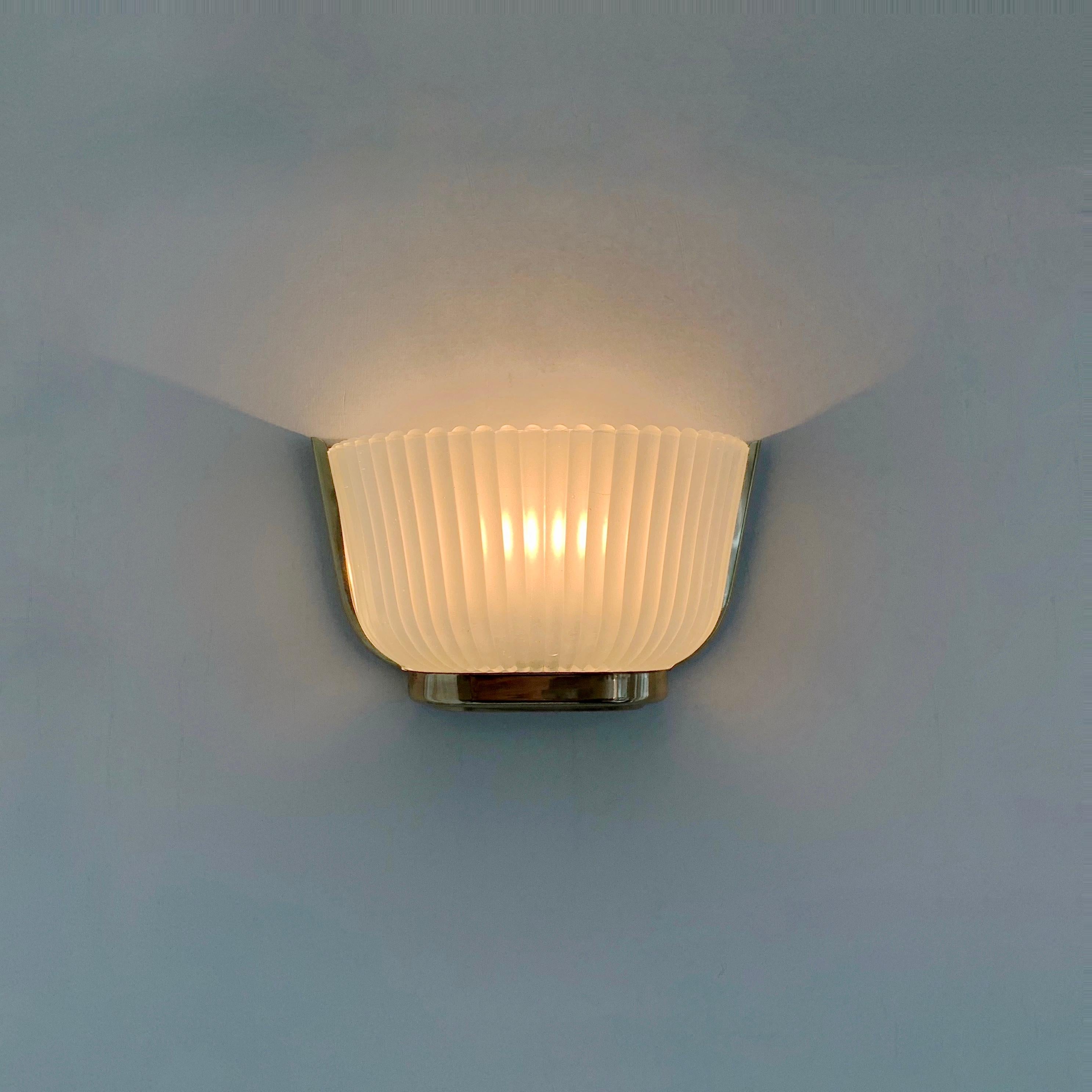 Mid-Century Archimede Seguso  Murano Glass Sconce, circa 1940, Italy. In Good Condition For Sale In Brussels, BE