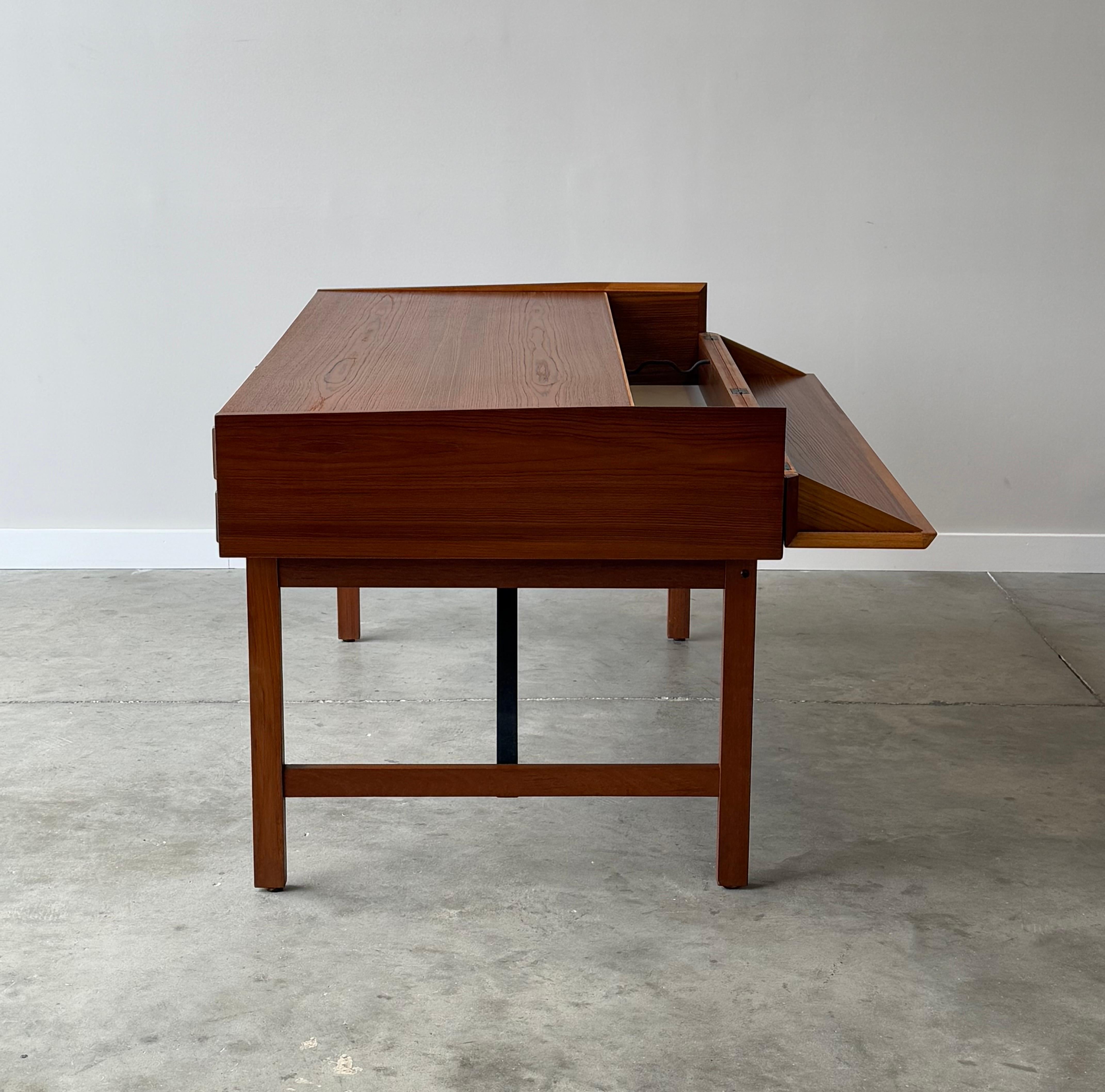 Mid-Century Architectural Firm Executive Desk Designed by Svend Aage Madsen For Sale 5