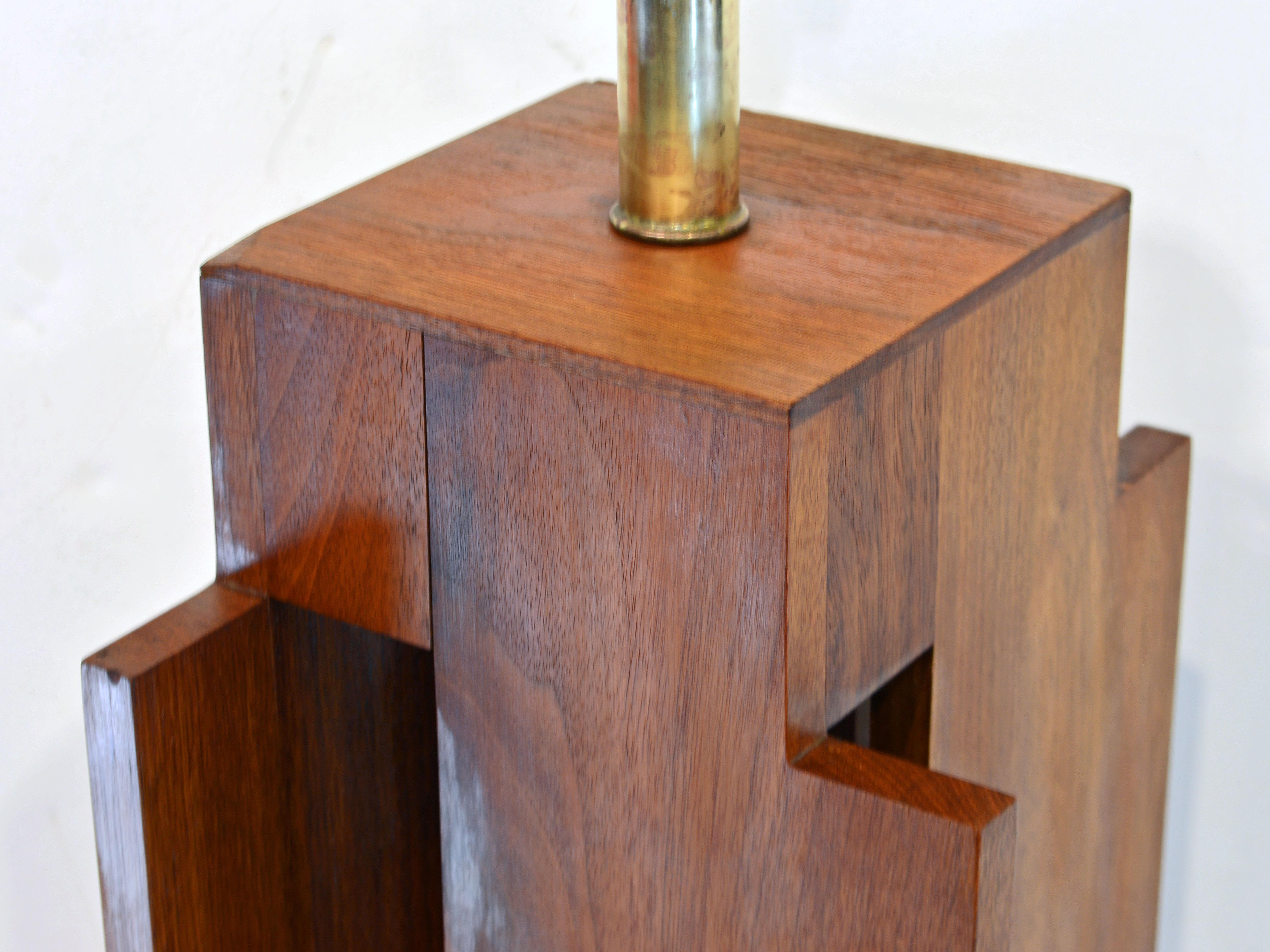 Mid Century Architectural Geometric Teak Table Lamp on Solid Brass Base In Good Condition In Ft. Lauderdale, FL