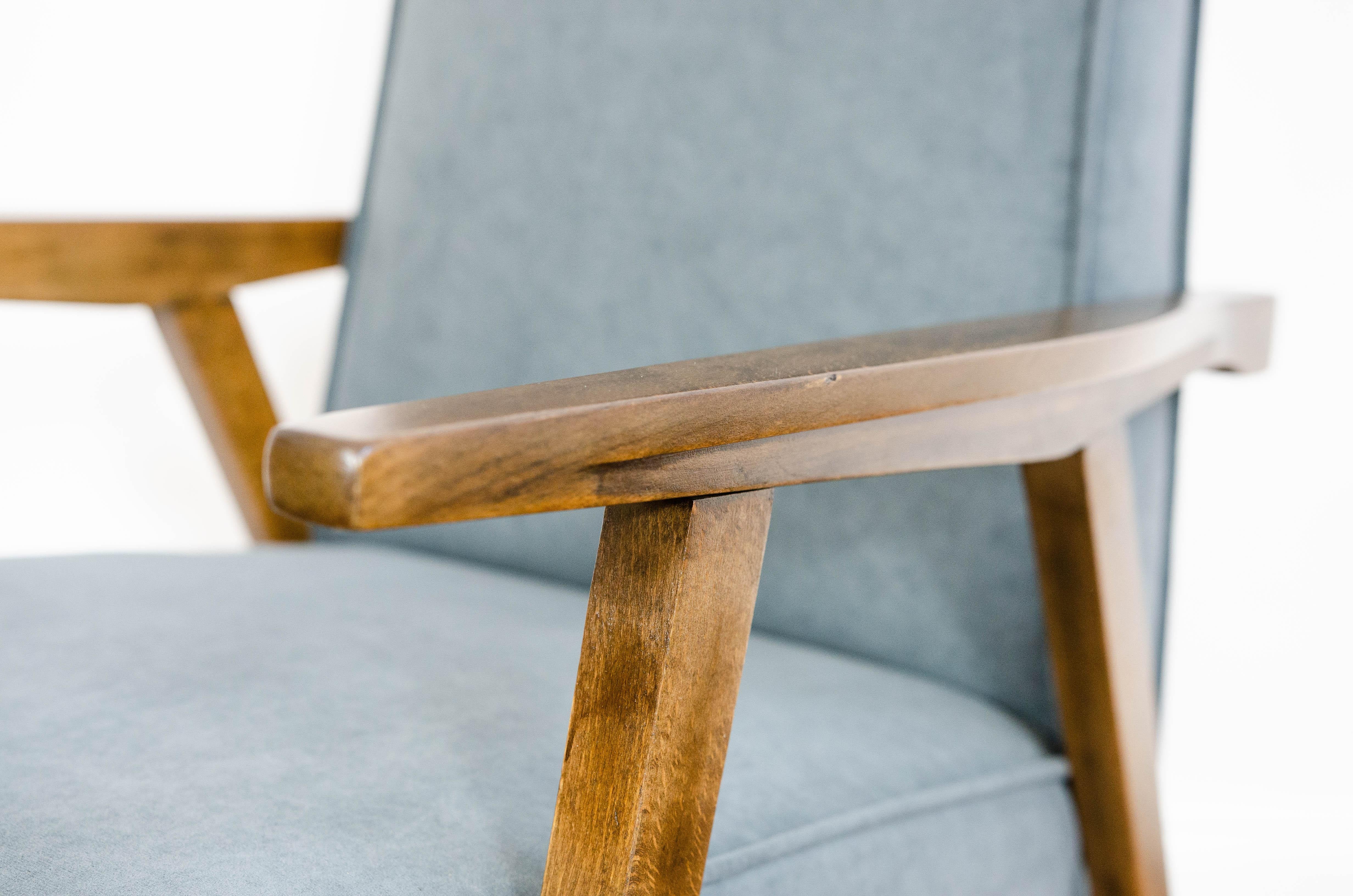 Restored Vintage Mid-Century Grey Velvet Armchair, 1960s 3