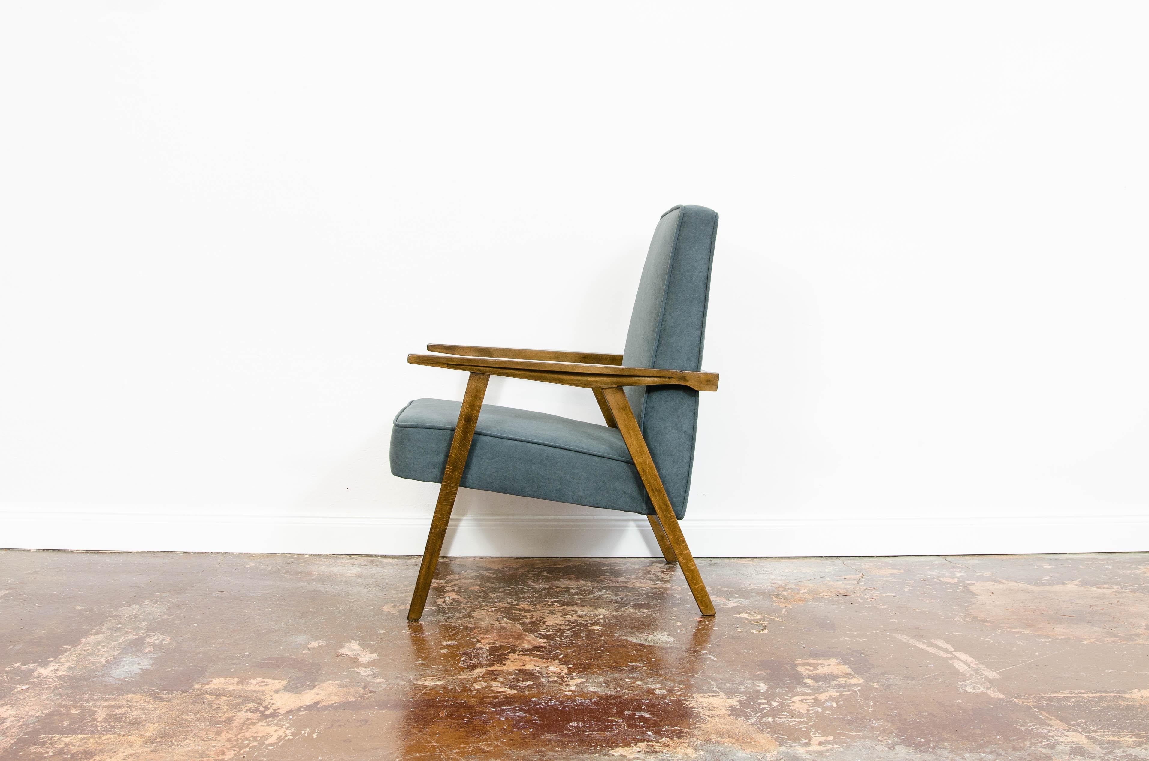 Restored Vintage Mid-Century Grey Velvet Armchair, 1960s 1