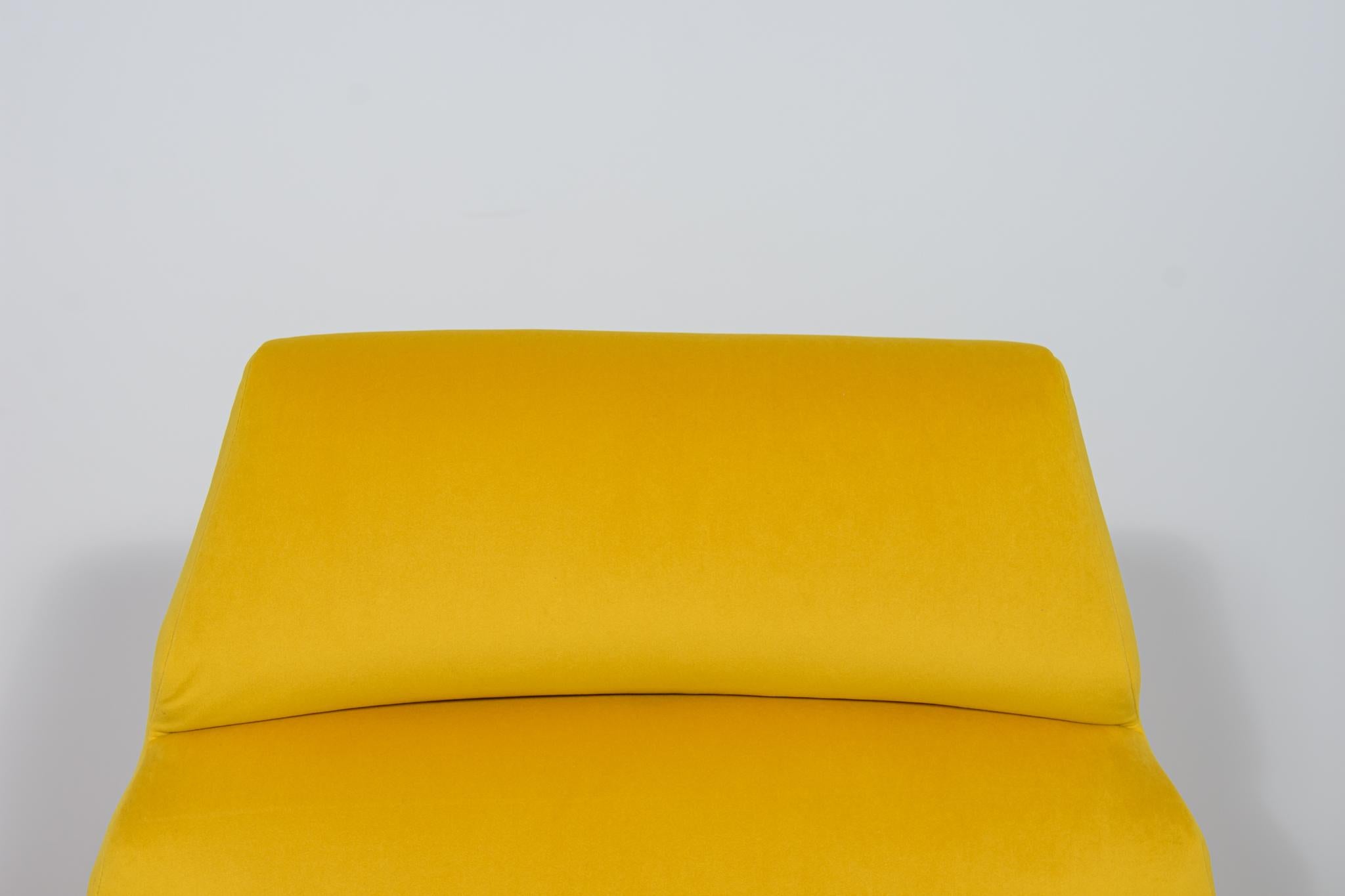 Mid-Century Armchair by Gigi Radice for Minotti, Italy, 1960s For Sale 3