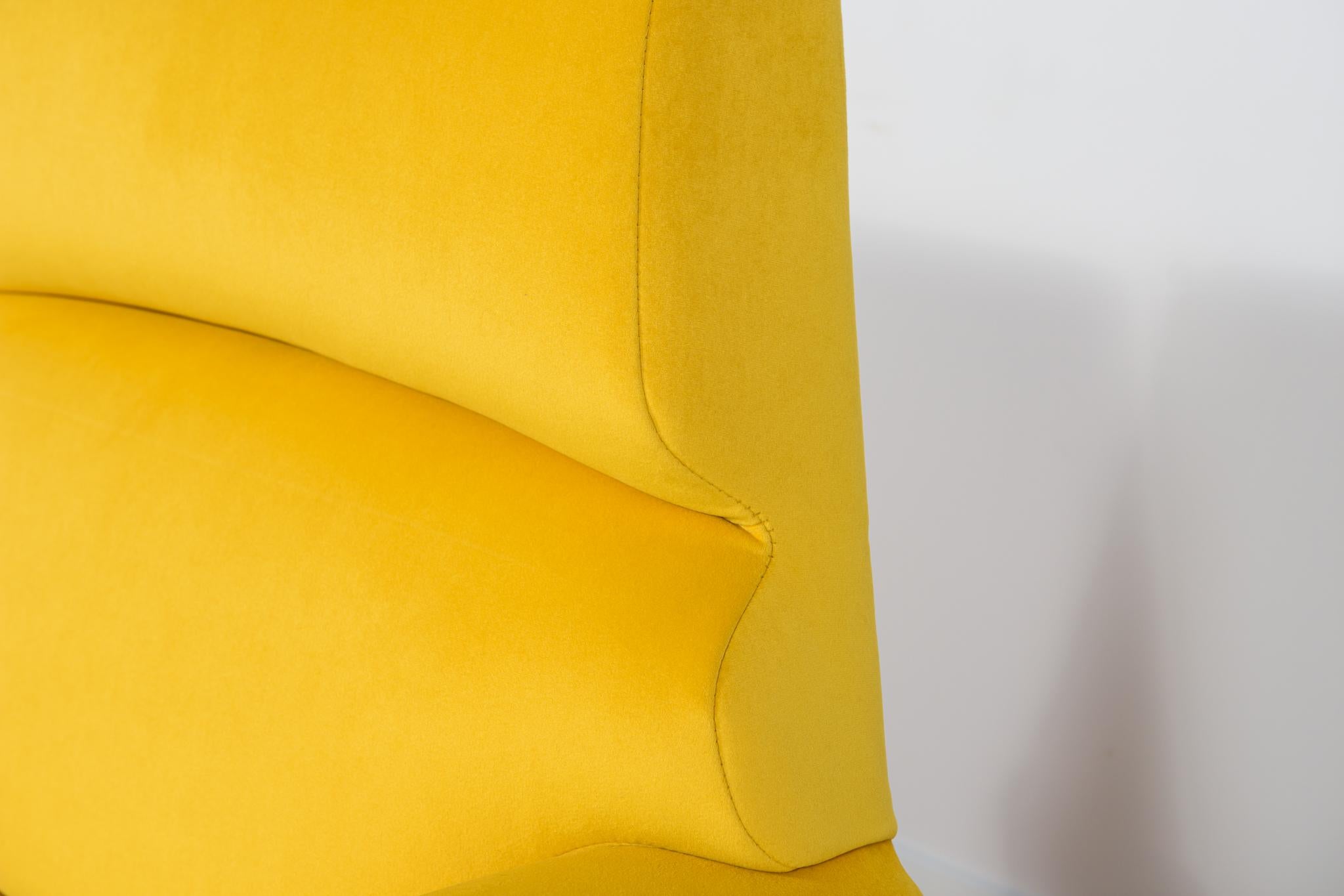 Mid-Century Armchair by Gigi Radice for Minotti, Italy, 1960s For Sale 7