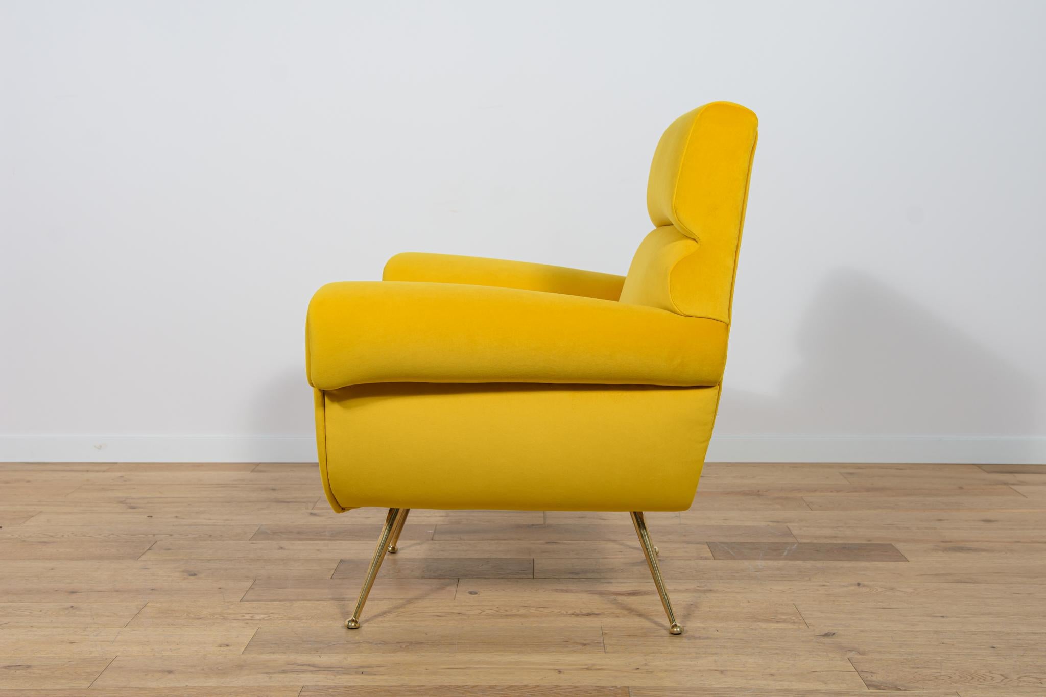 Mid-Century Armchair by Gigi Radice for Minotti, Italy, 1960s In Excellent Condition For Sale In GNIEZNO, 30