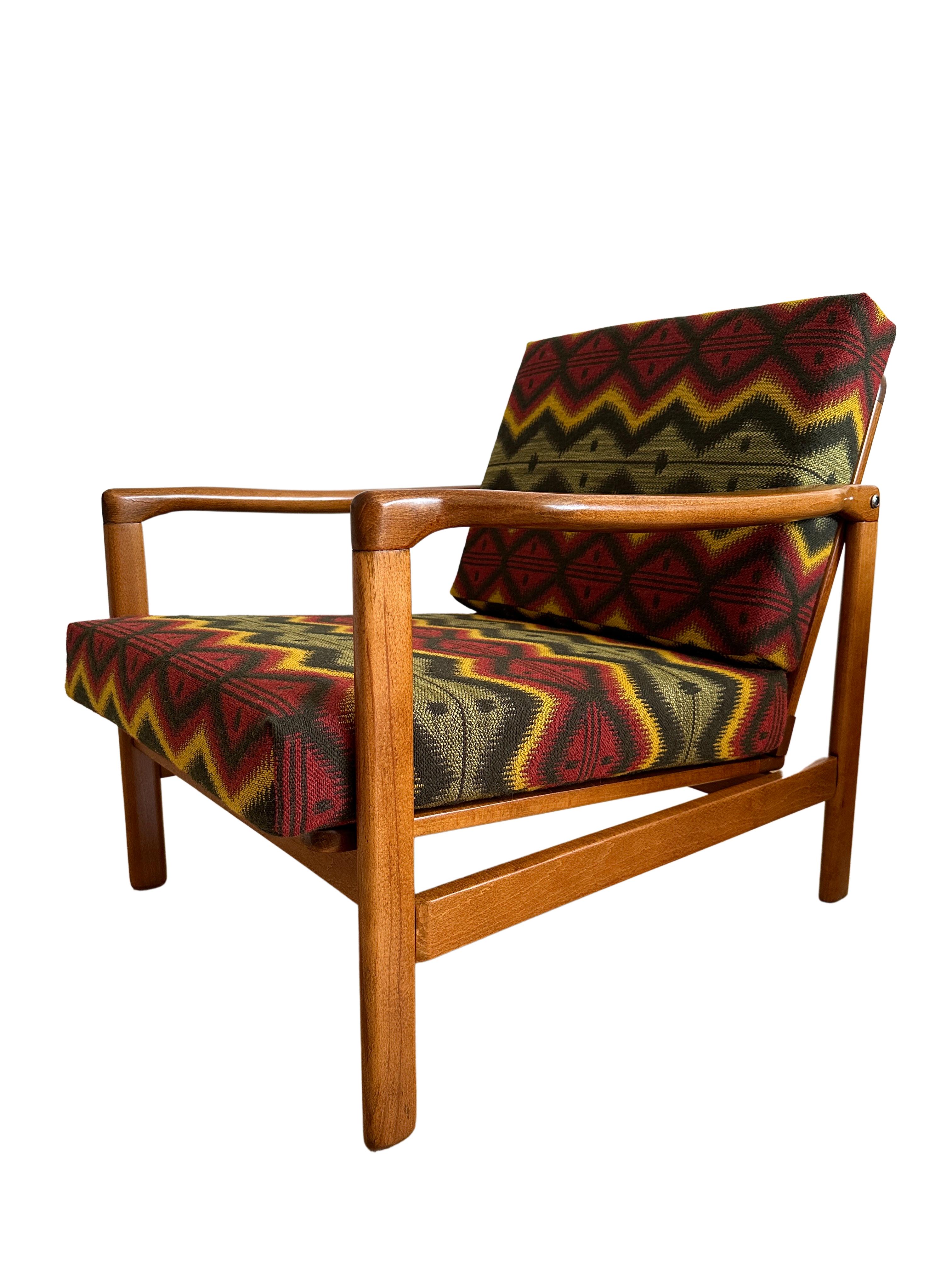 Mid Century Sessel von Zenon Bączyk mit bunt gemustertem Bezug, 1960er Jahre (Handgefertigt) im Angebot