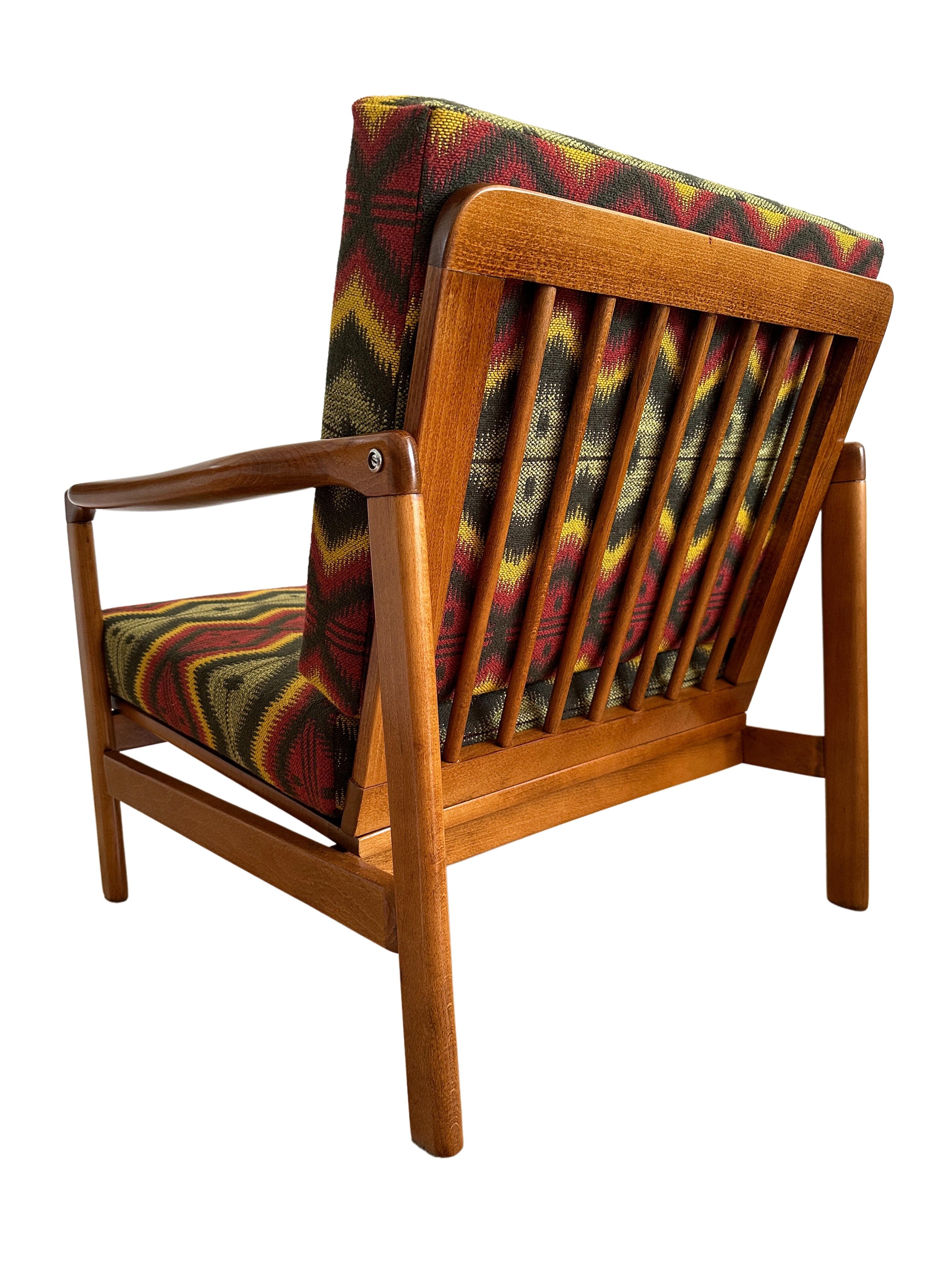 Mid Century Sessel von Zenon Bączyk mit bunt gemustertem Bezug, 1960er Jahre im Angebot 1