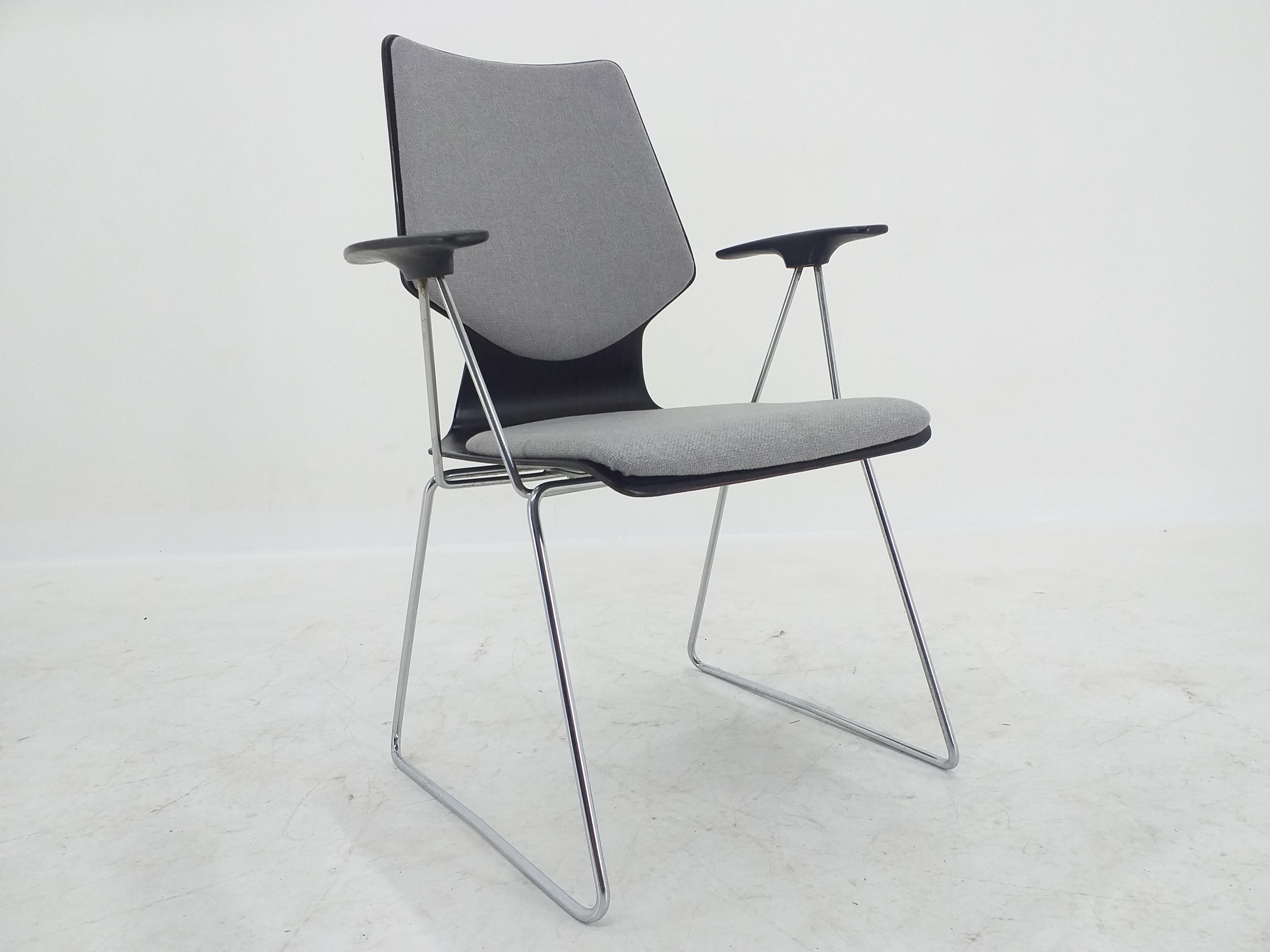 Sessel aus der Mitte des Jahrhunderts, entworfen von Elmar Fltotto für Pagholz, 1970er Jahre (Ende des 20. Jahrhunderts) im Angebot