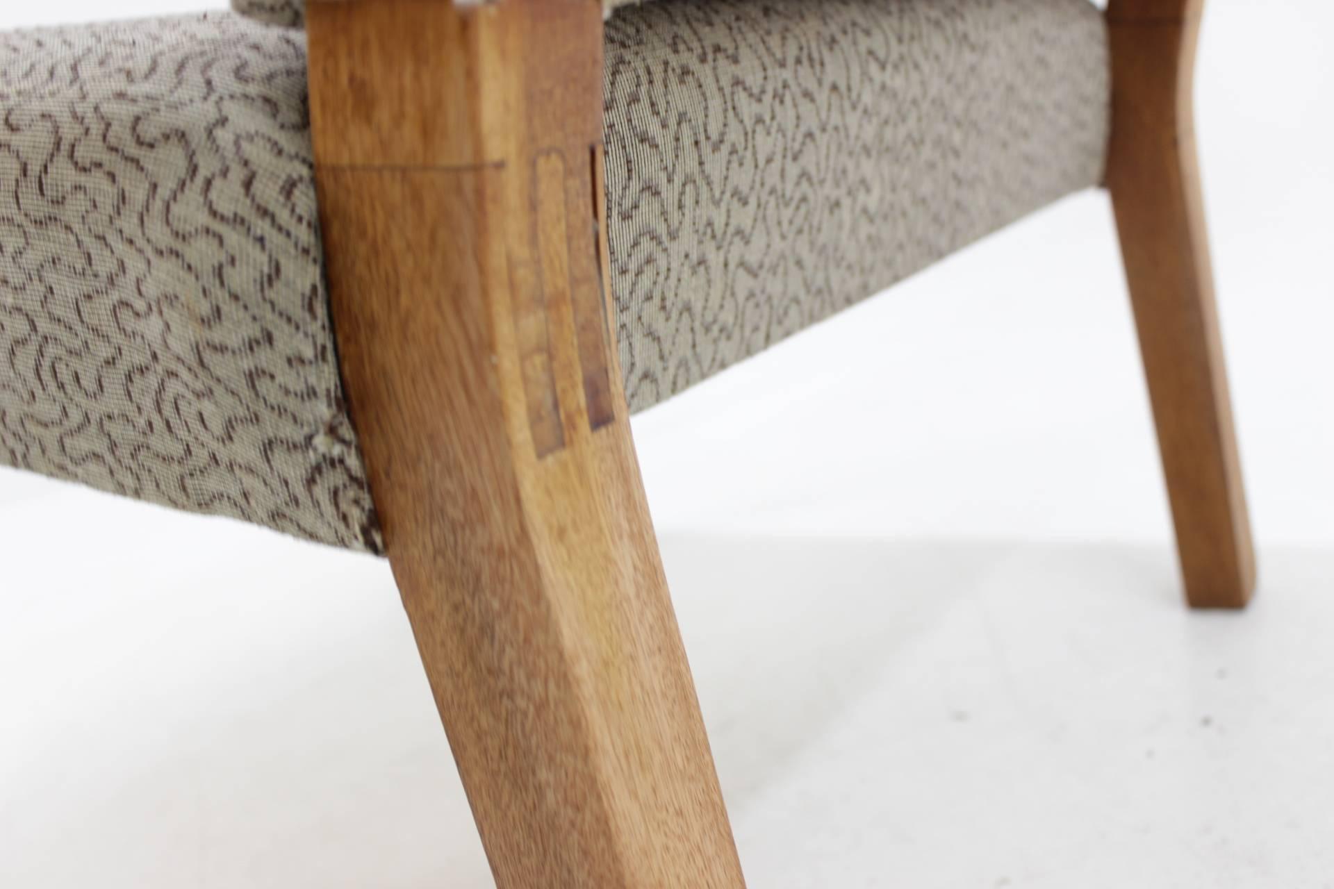 Sillón de mediados de siglo, checo, años 60 Tela en venta