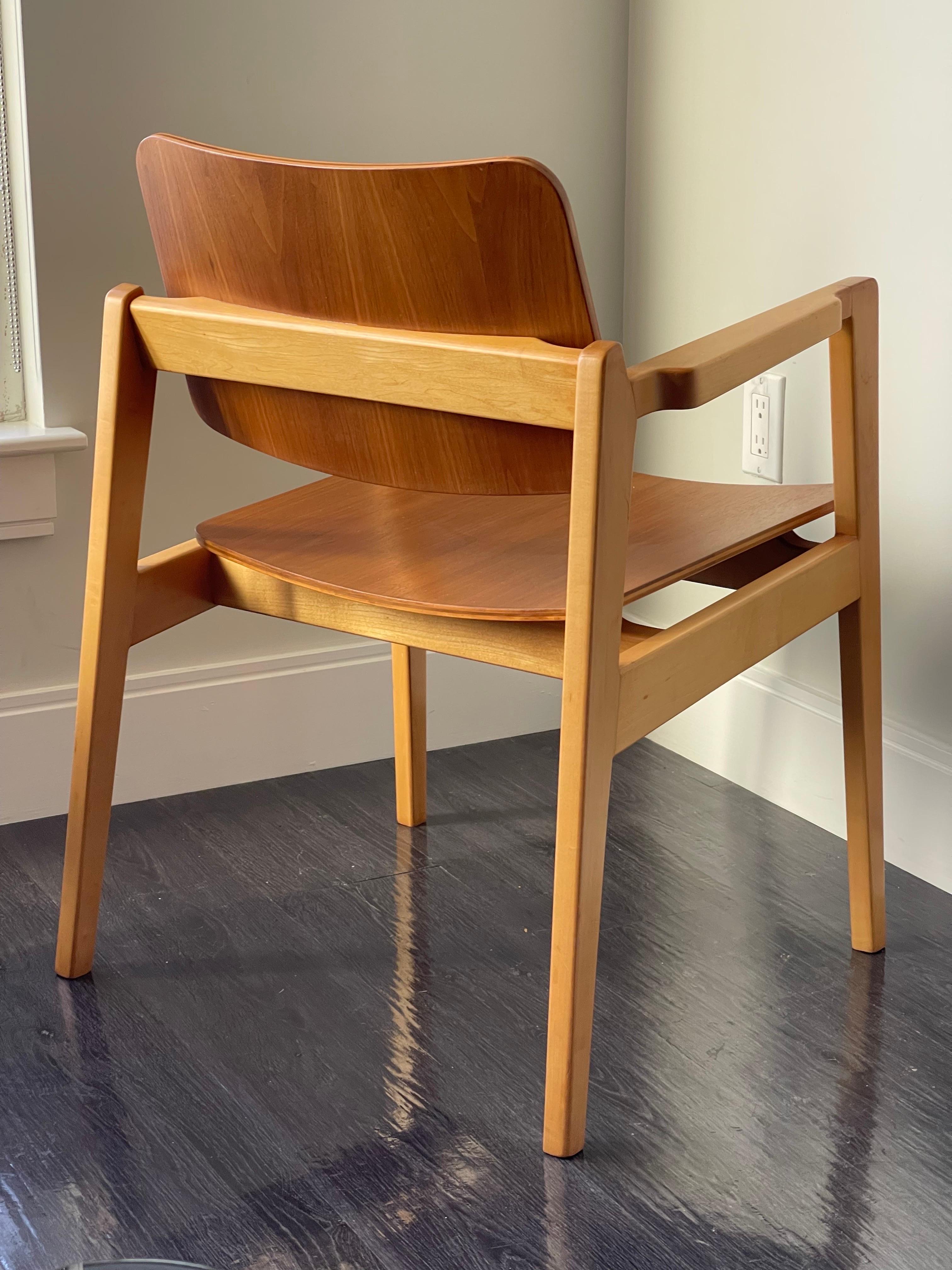 Mid Century Chair in Beech and Bent Walnut Ply by Jens Risom 1952 For Sale 11